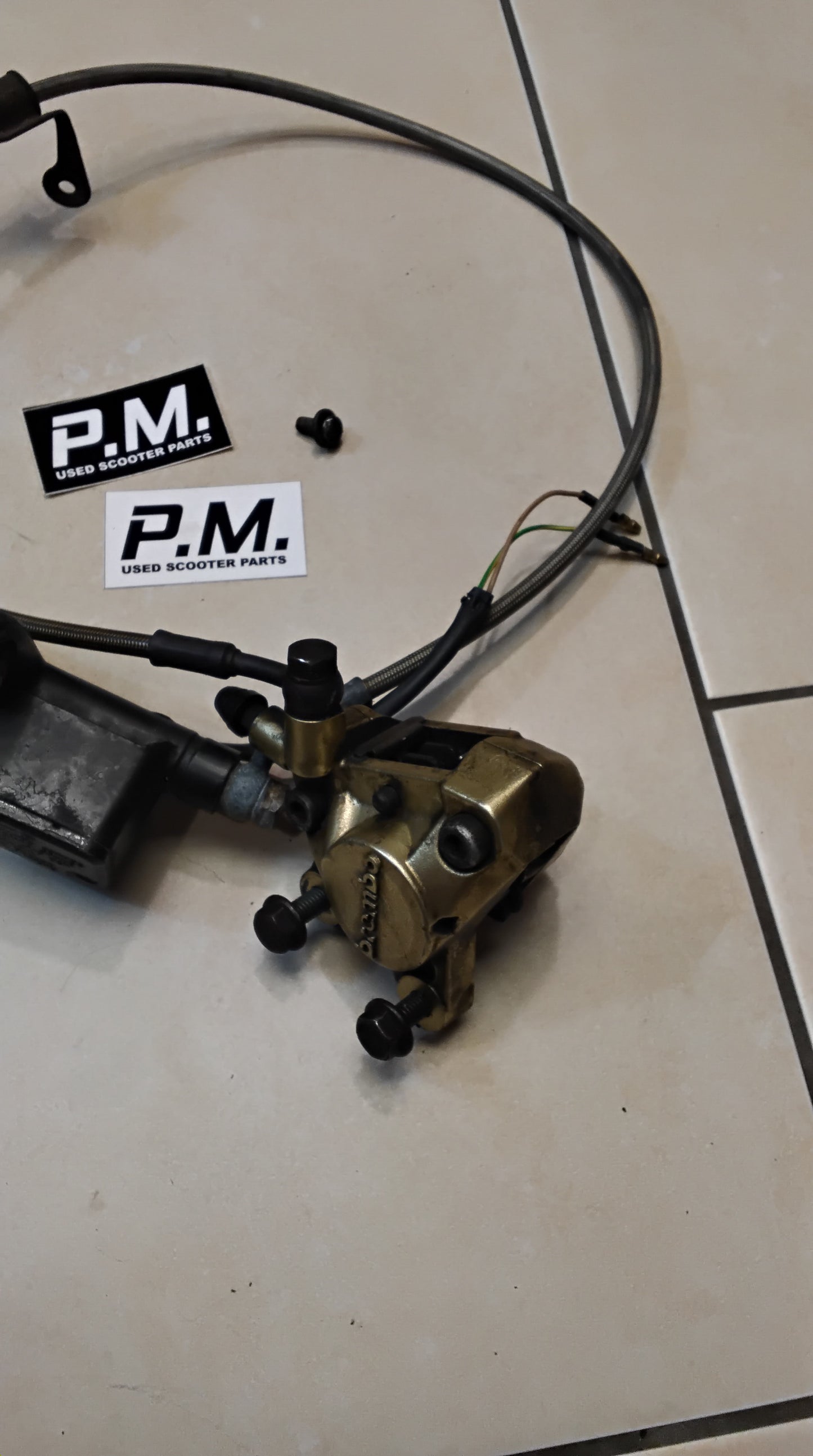 Yamaha Aerox MBK Nitro Bremse vorne komplett Bremspumpe Bremssattel Bremse