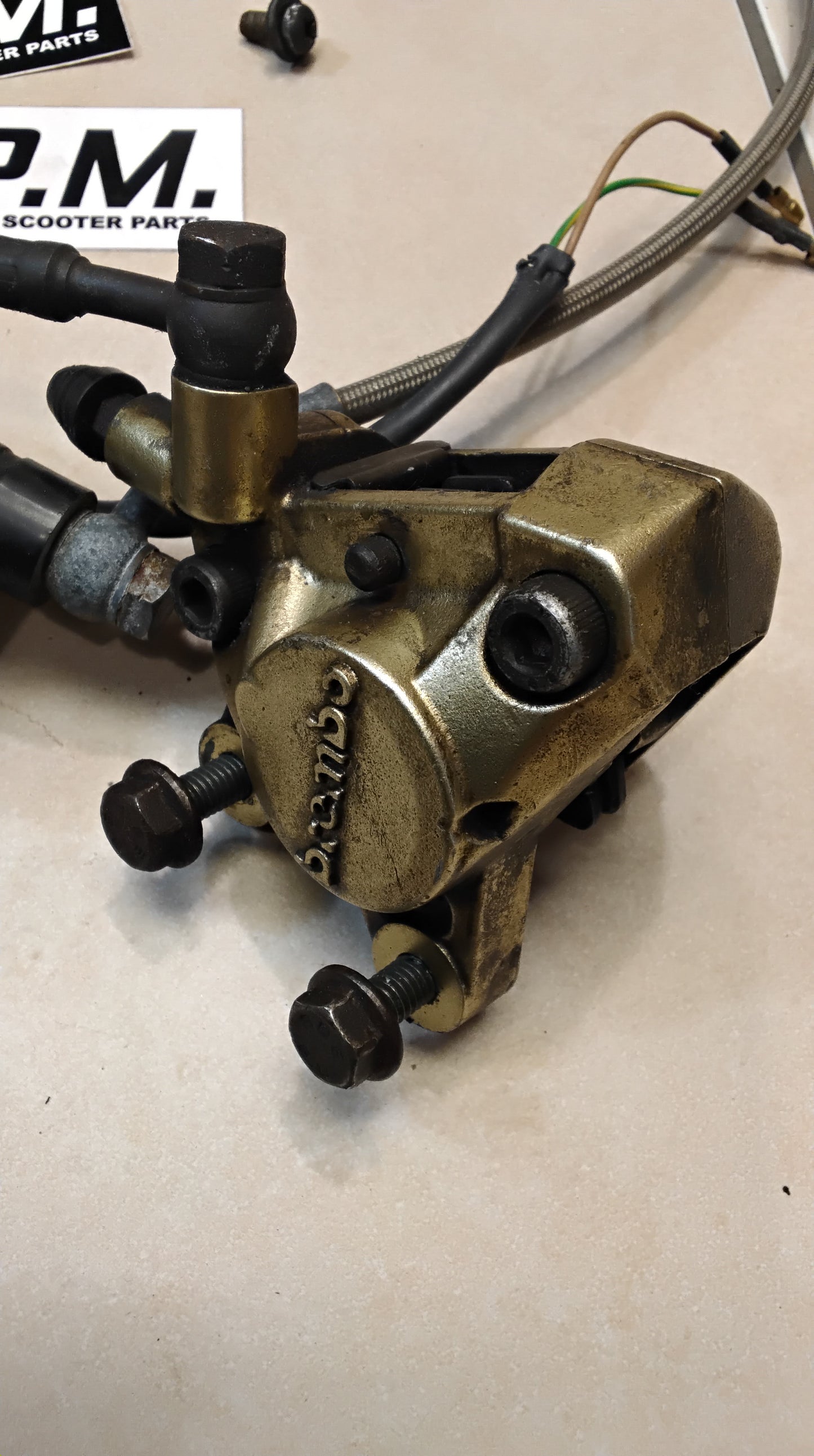 Yamaha Aerox MBK Nitro Bremse vorne komplett Bremspumpe Bremssattel Bremse