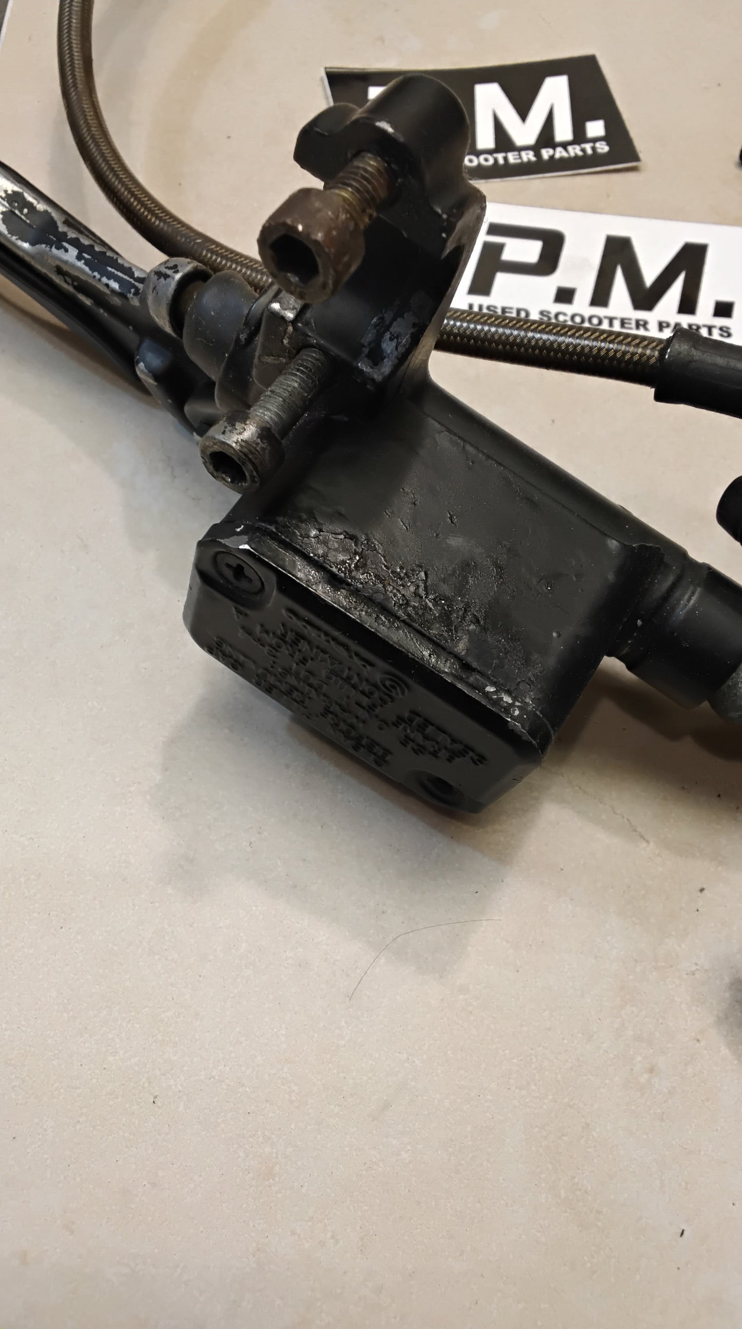 Yamaha Aerox MBK Nitro Bremse vorne komplett Bremspumpe Bremssattel Bremse