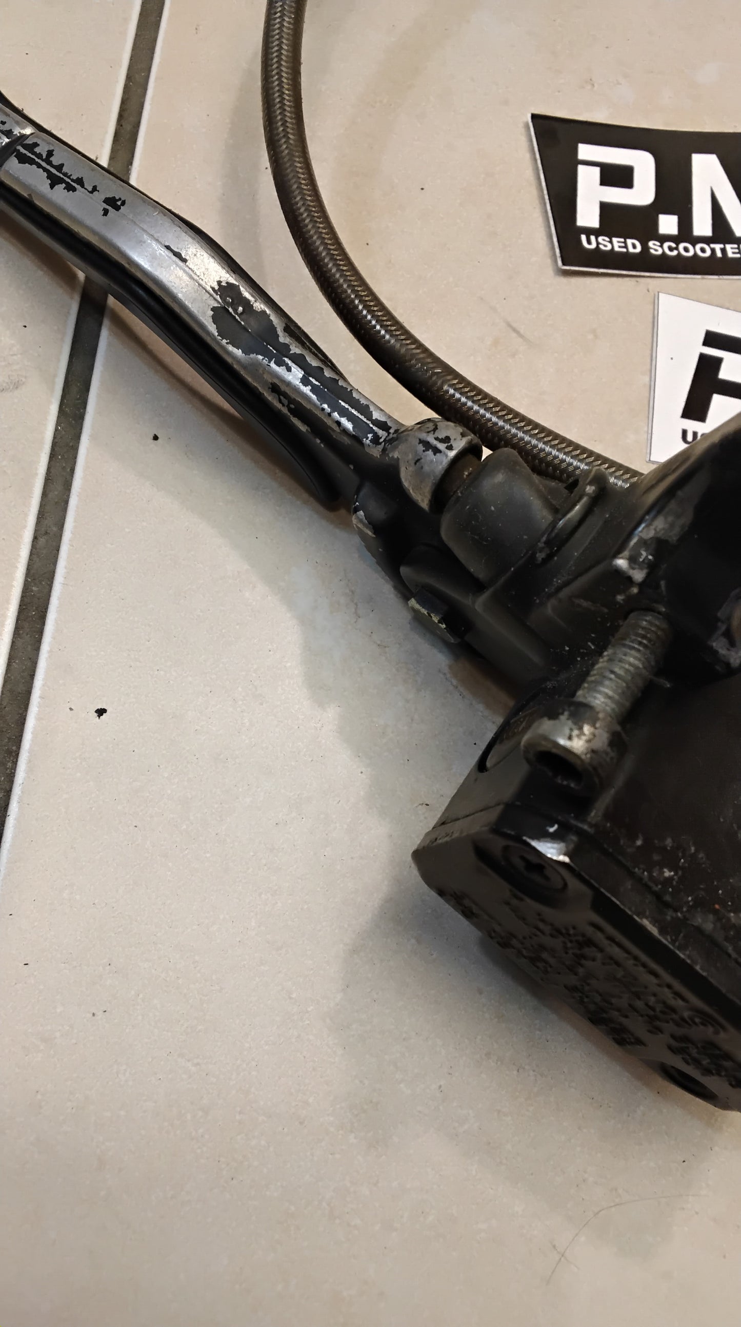 Yamaha Aerox MBK Nitro Bremse vorne komplett Bremspumpe Bremssattel Bremse