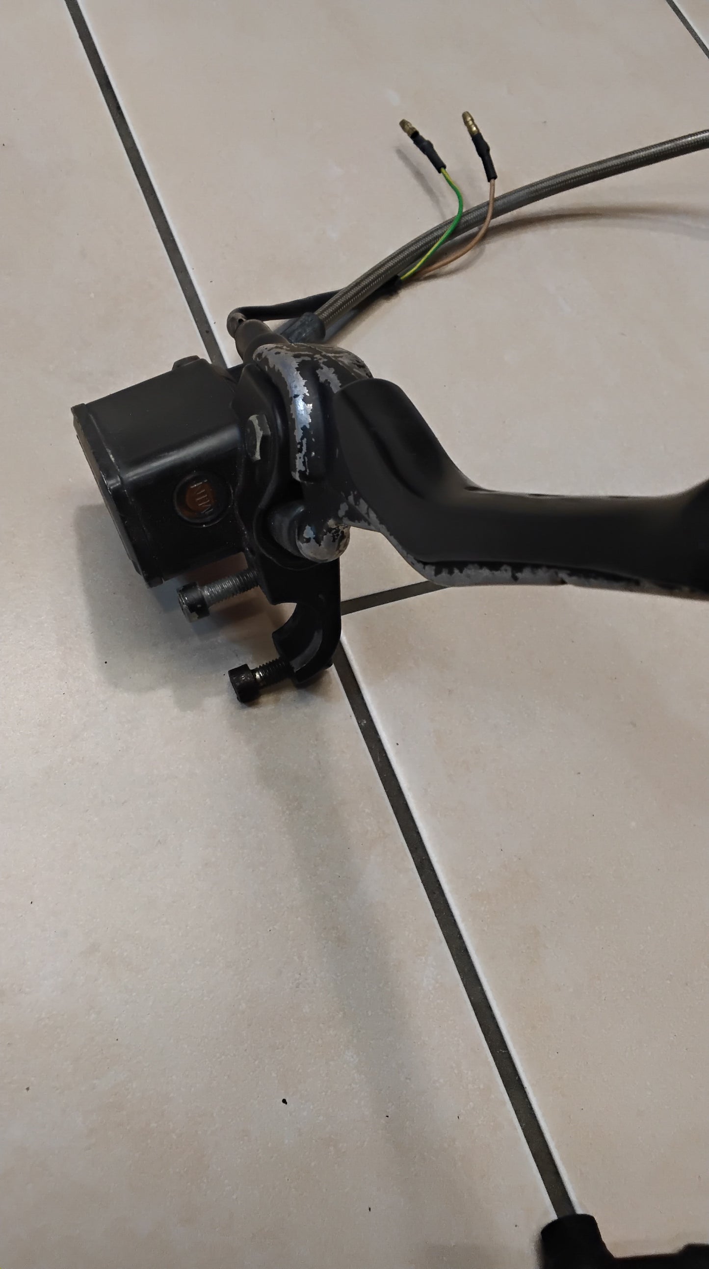 Yamaha Aerox MBK Nitro Bremse vorne komplett Bremspumpe Bremssattel Bremse