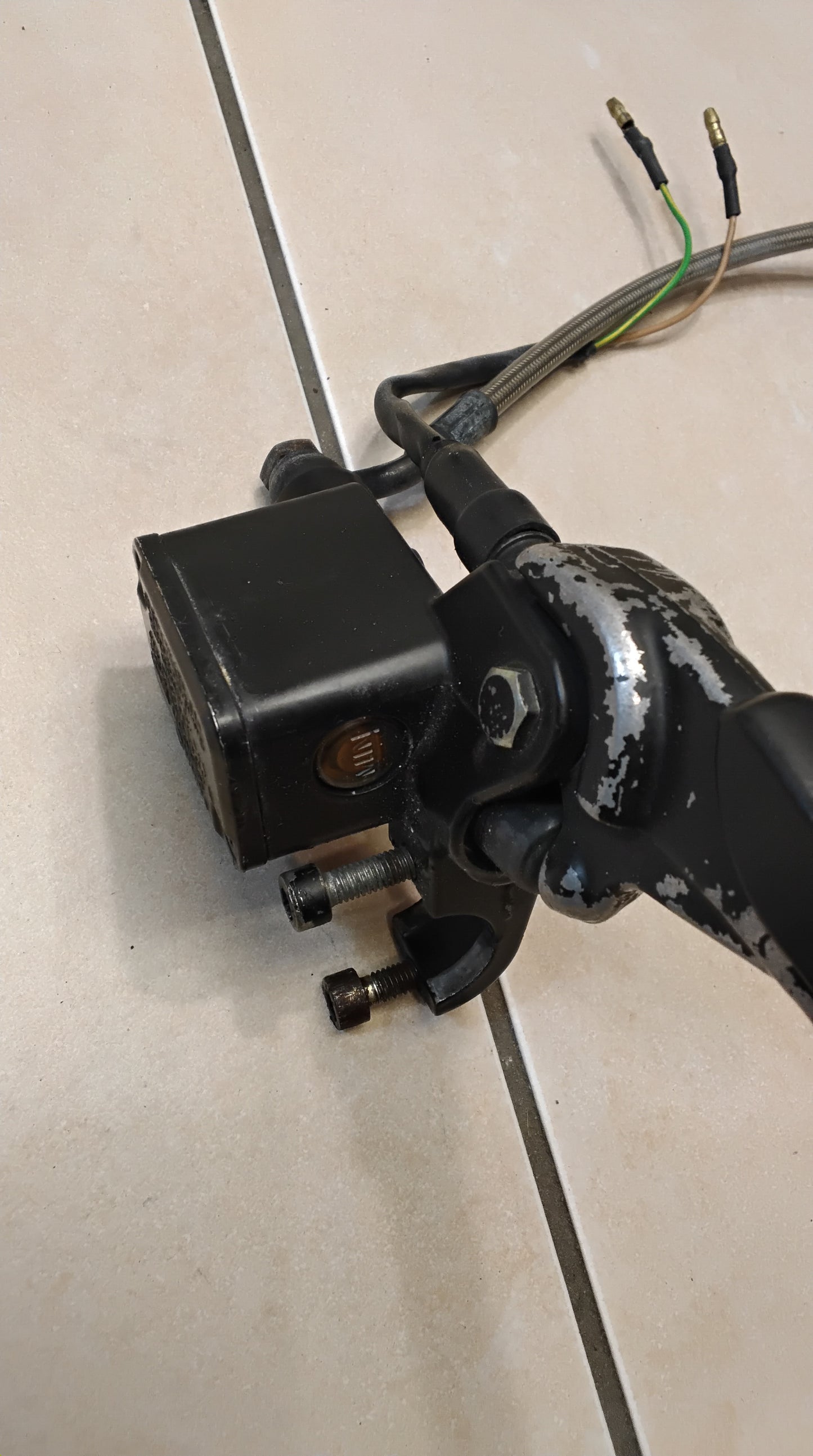 Yamaha Aerox MBK Nitro Bremse vorne komplett Bremspumpe Bremssattel Bremse