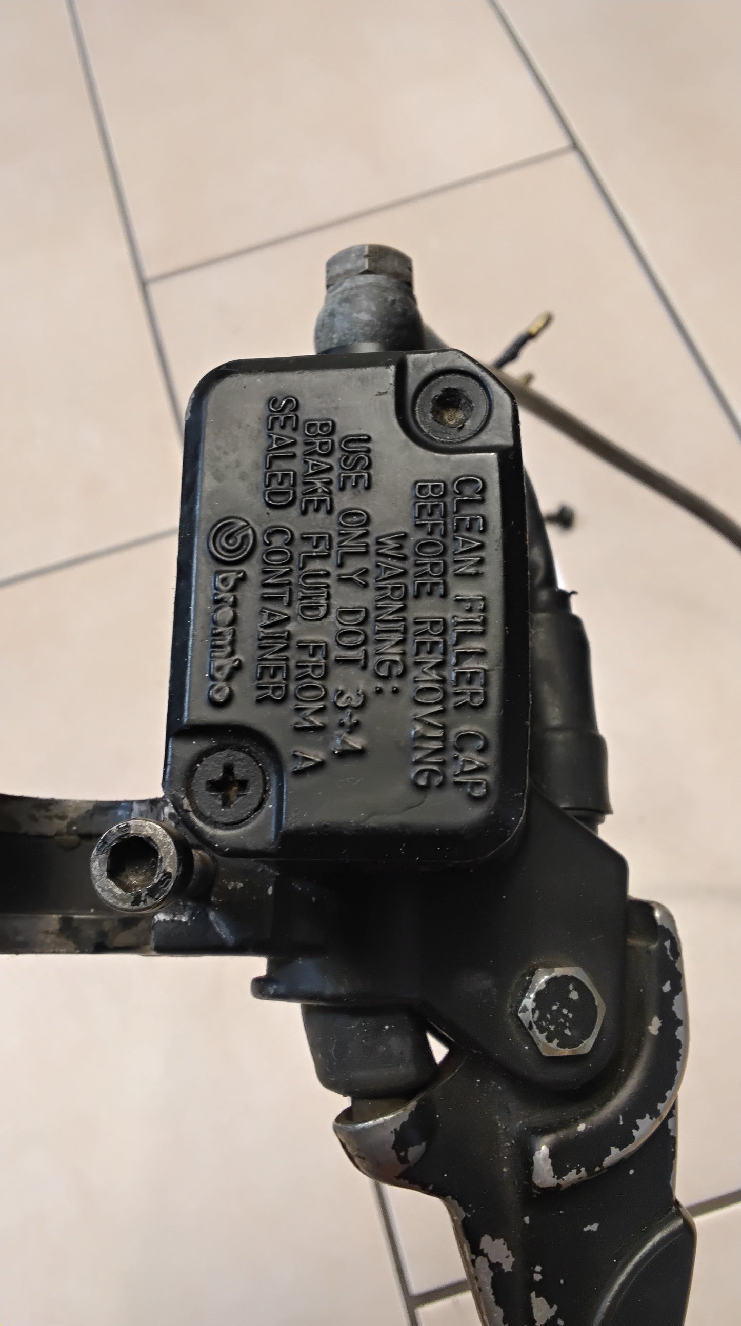 Yamaha Aerox MBK Nitro Bremse vorne komplett Bremspumpe Bremssattel Bremse