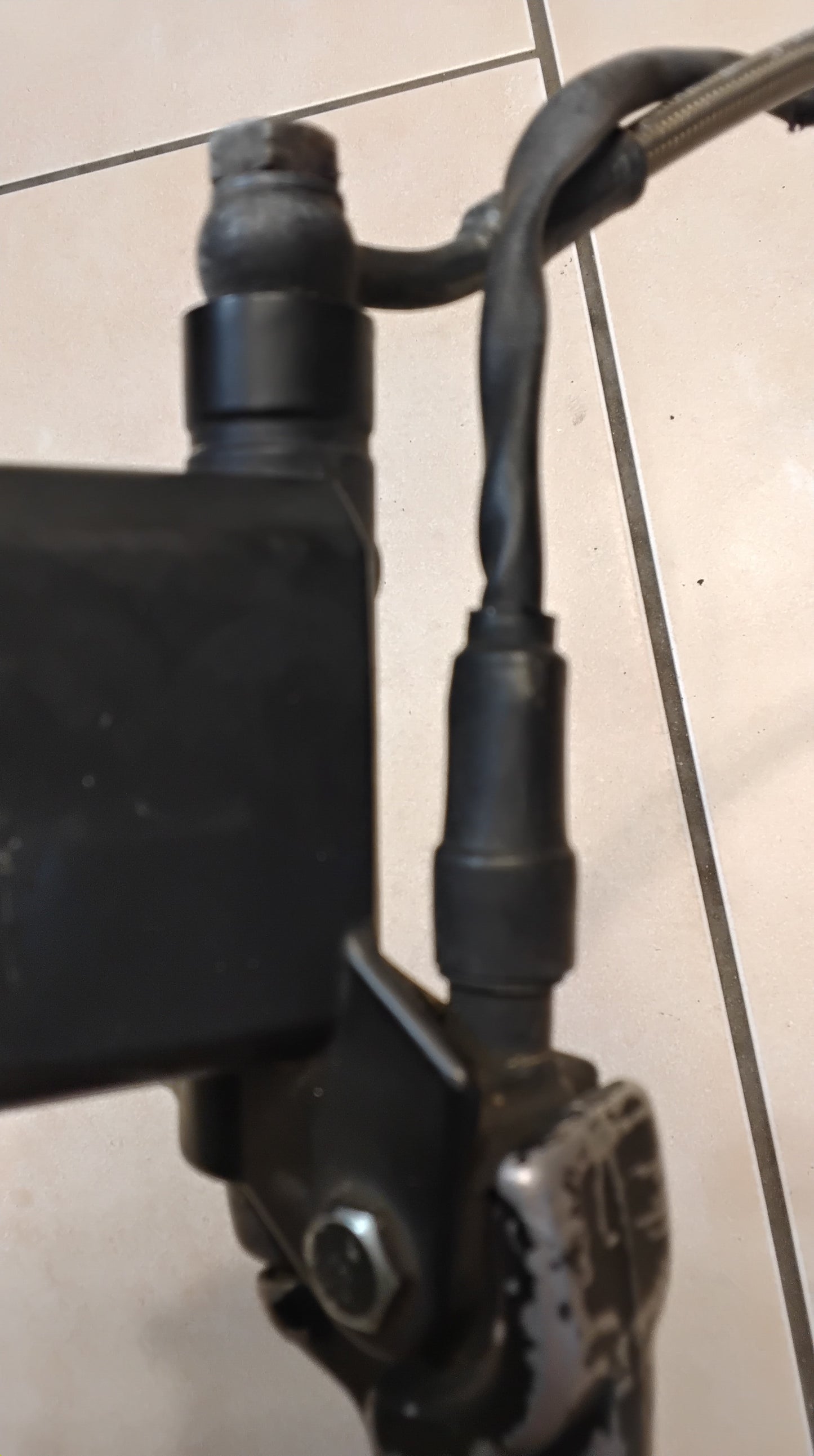 Yamaha Aerox MBK Nitro Bremse vorne komplett Bremspumpe Bremssattel Bremse