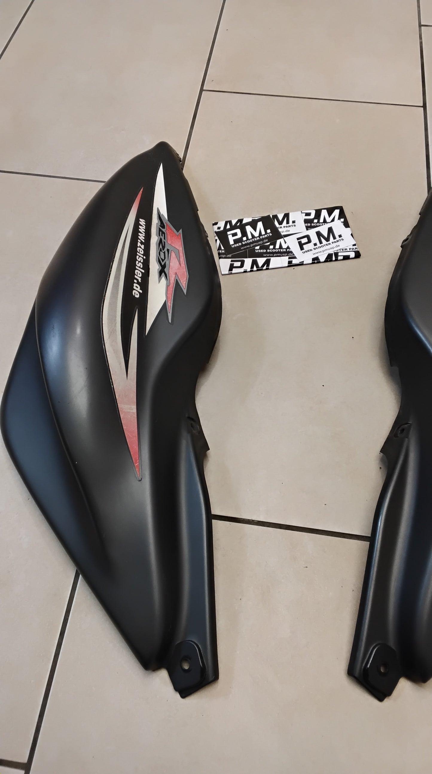 Yamaha Aerox MBK Nitro Seitenverkleidung Seitenbacken Aerox R