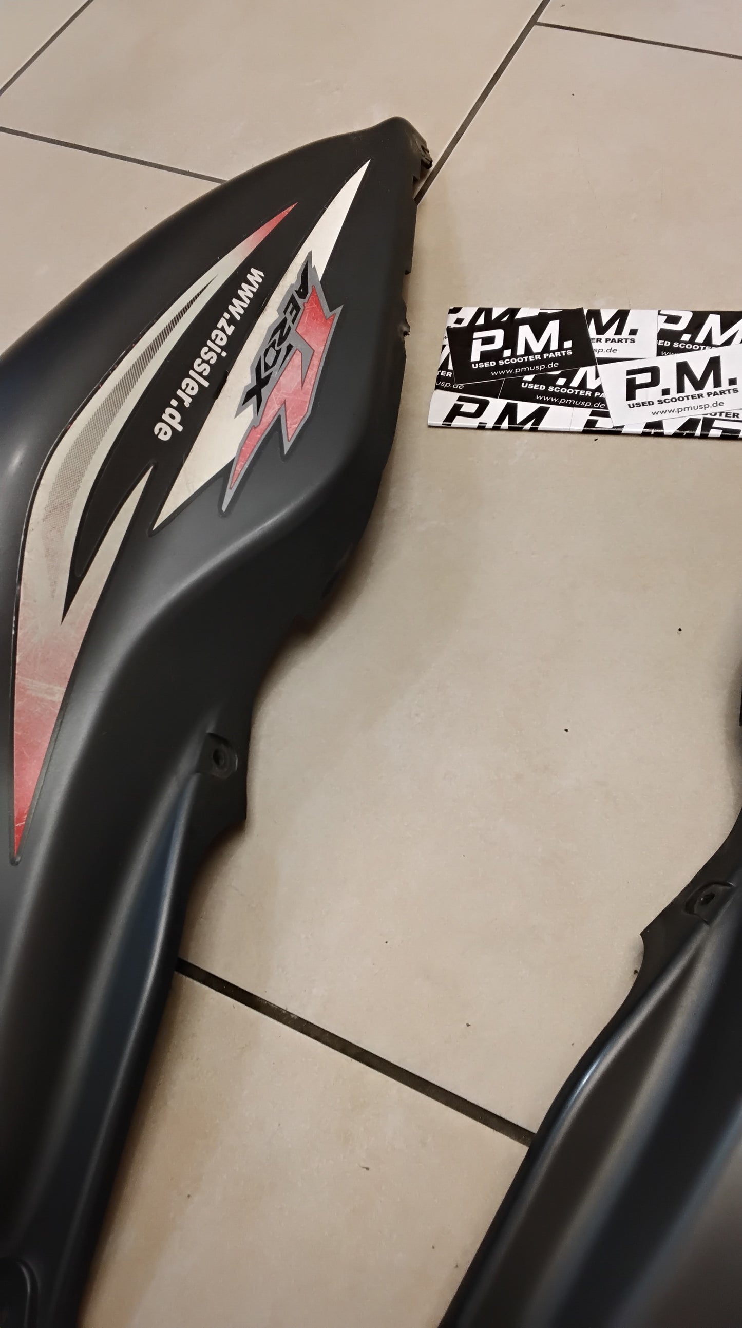 Yamaha Aerox MBK Nitro Seitenverkleidung Seitenbacken Aerox R