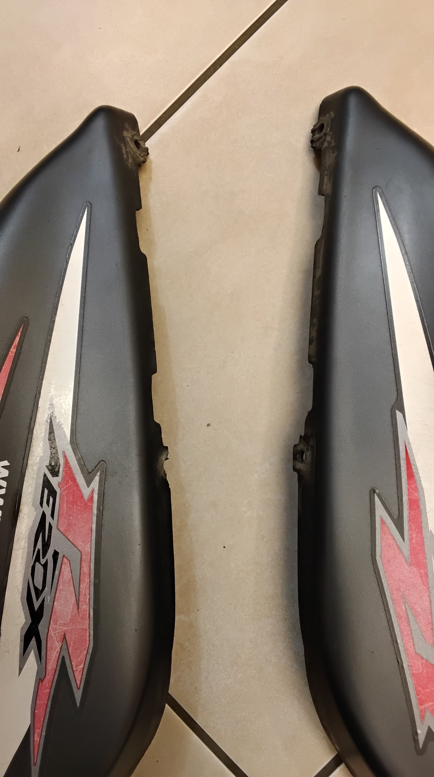 Yamaha Aerox MBK Nitro Seitenverkleidung Seitenbacken Aerox R