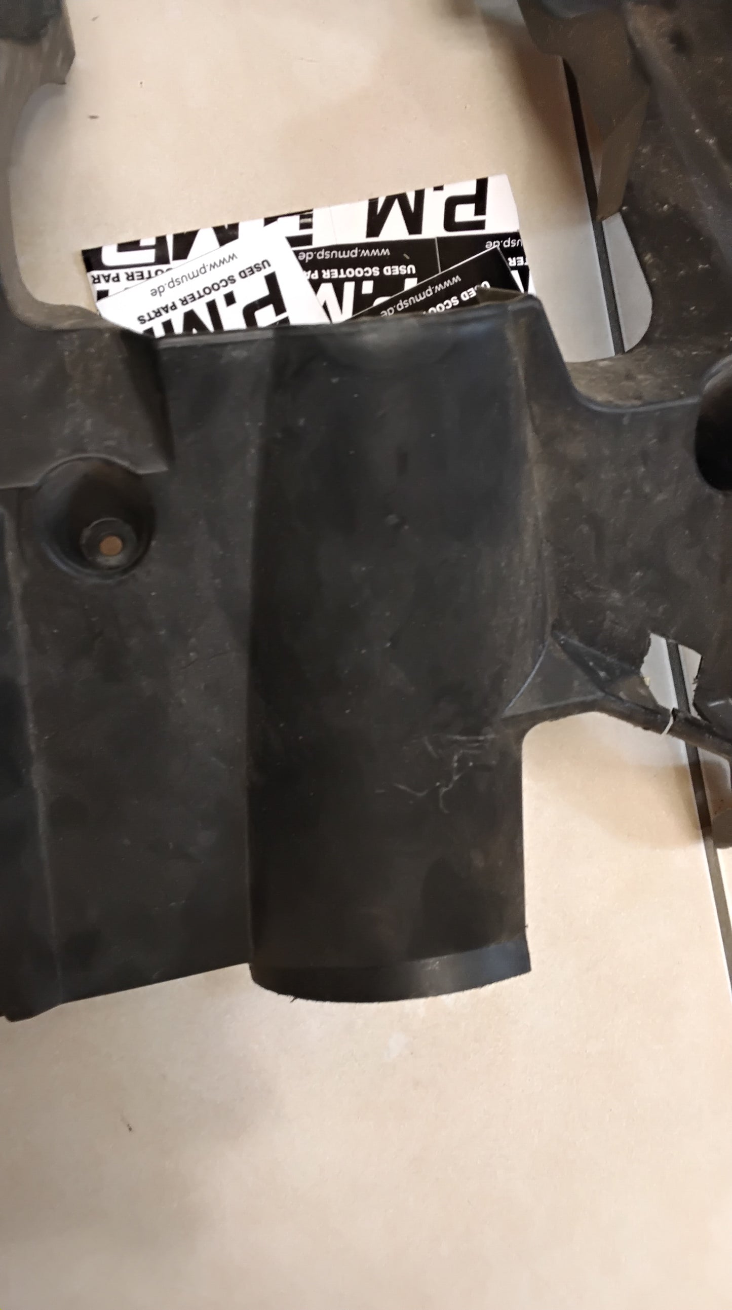Yamaha Aerox MBK Nitro hinter Kühlerverkleidung Innenraumverkleidung