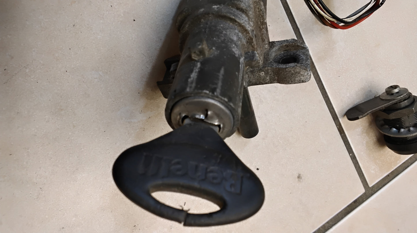 Benelli 491 Benelli K2 Zündschloss Helmfach Schloss Zündschloss Komplettset batteriefachabdeckung Schloss
