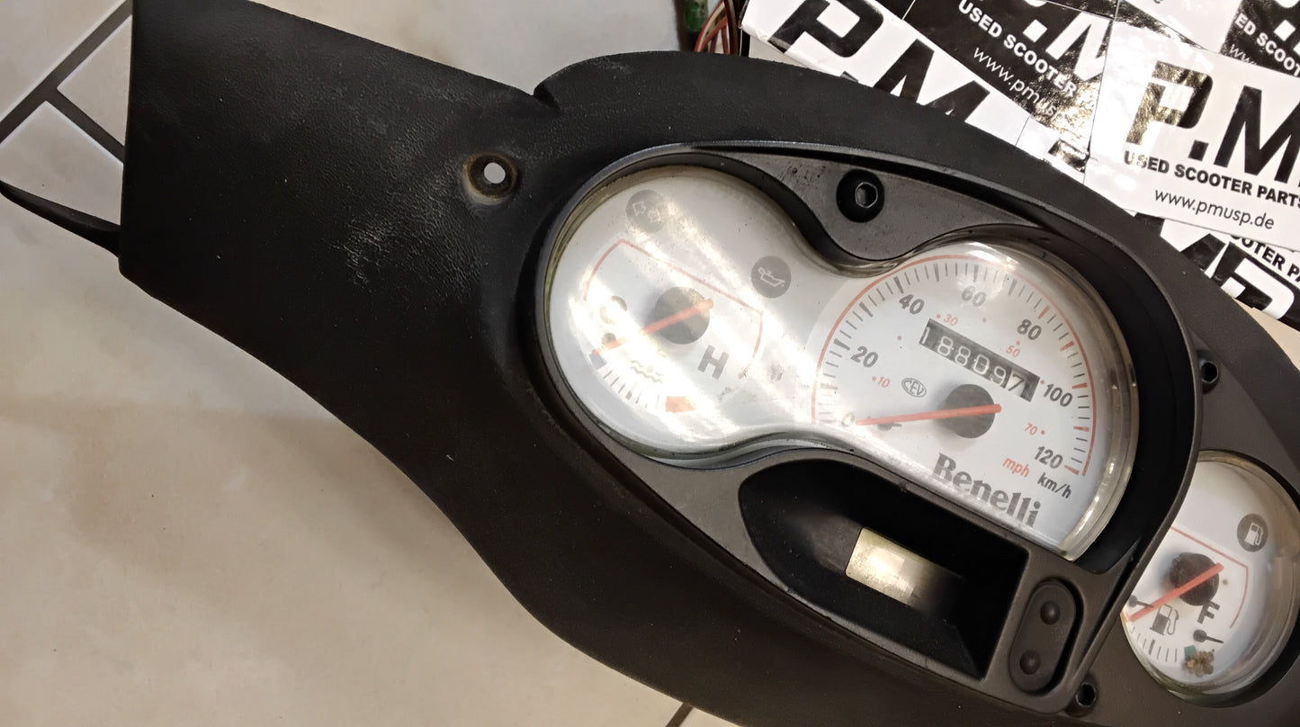 Benelli K2 Benelli 491 Tacho LC Tacho Lenkradverkleidung