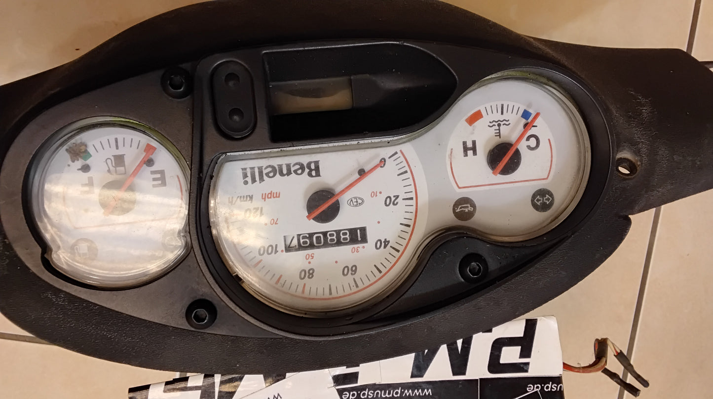 Benelli K2 Benelli 491 Tacho LC Tacho Lenkradverkleidung