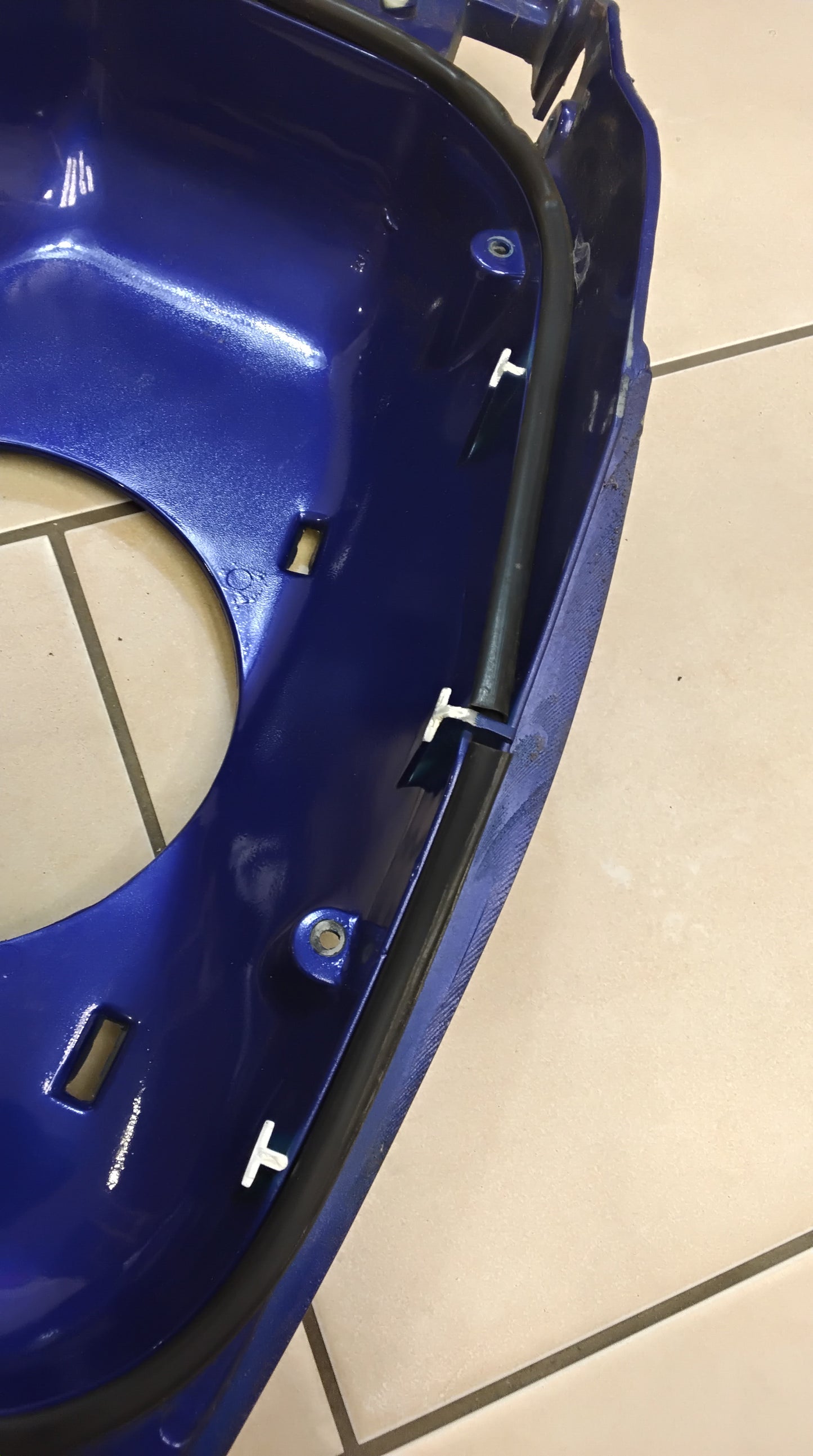 Benelli K2 Sitzbank Aufnahme untere sitzbankverkleidung
