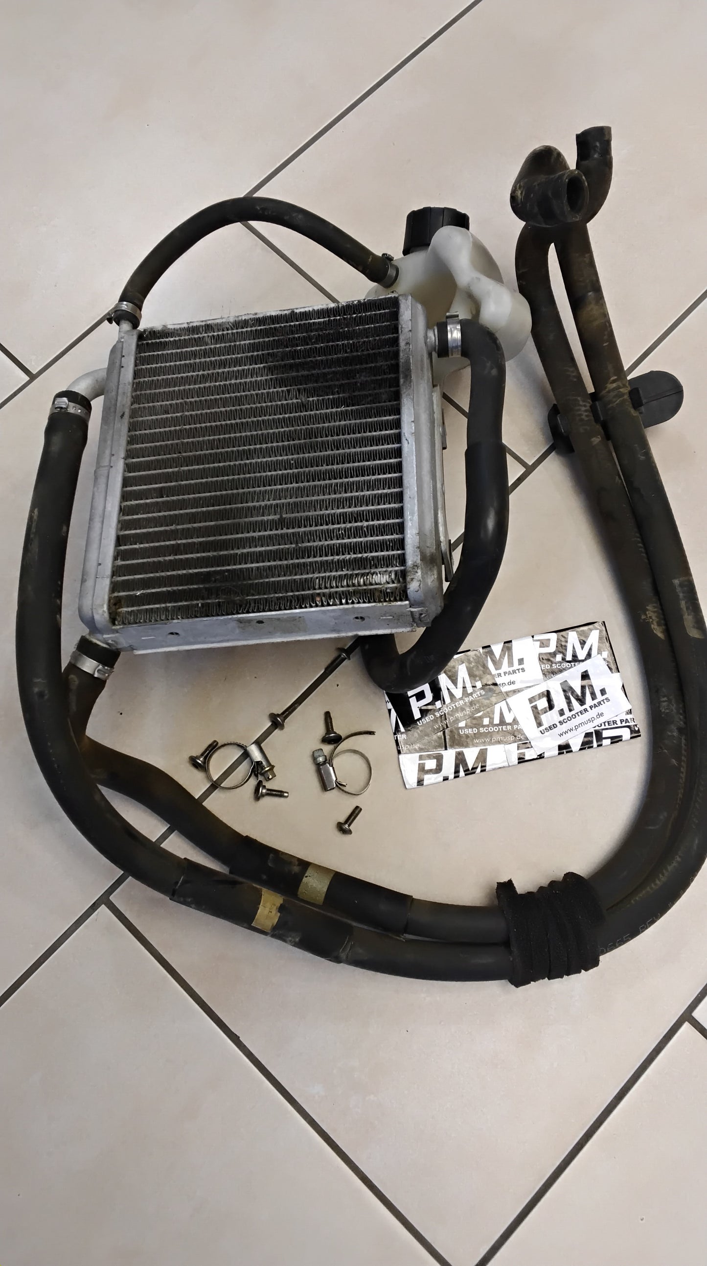 Aprilia sr 50 Factory Piaggio Kühler mit Schläuche Ausgleichsbehälter komplett