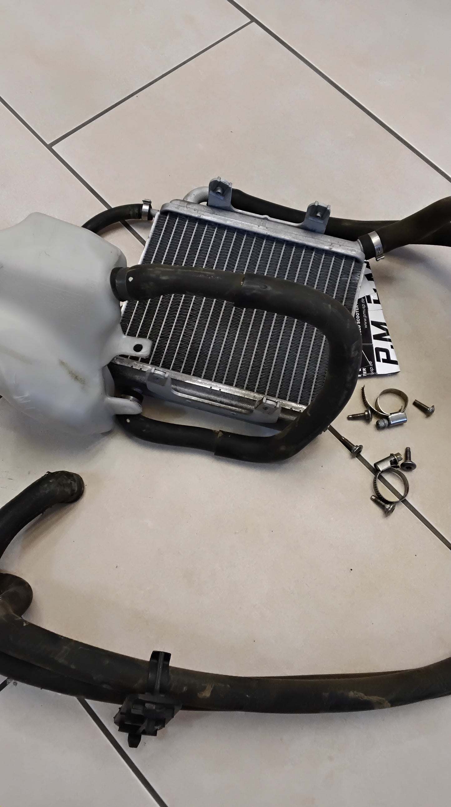 Aprilia sr 50 Factory Piaggio Kühler mit Schläuche Ausgleichsbehälter komplett