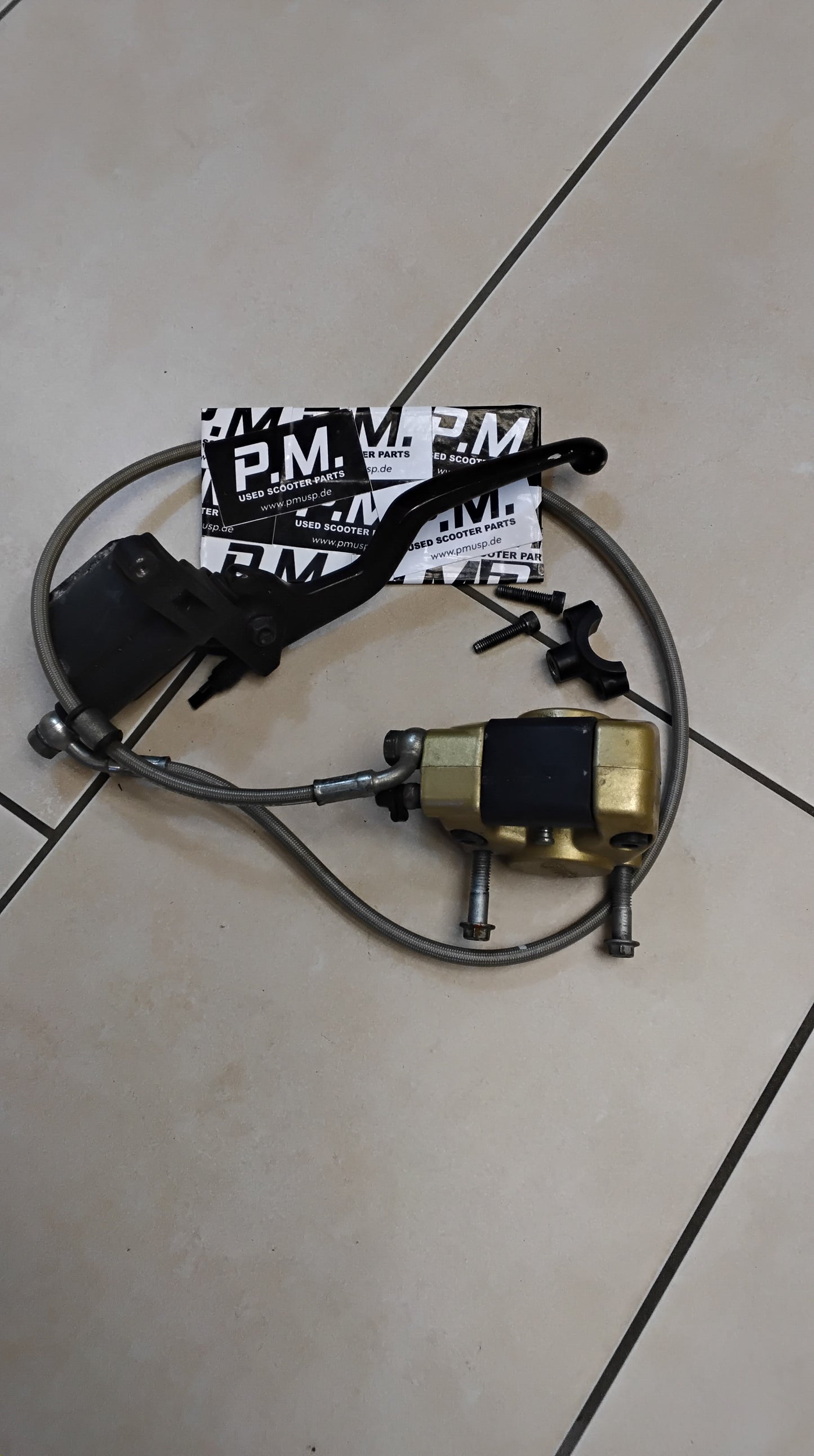 Aprilia sr 50 Factory Bremse vorne komplett Bremsgriffe Bremspumpe Bremsleitung Bremszange