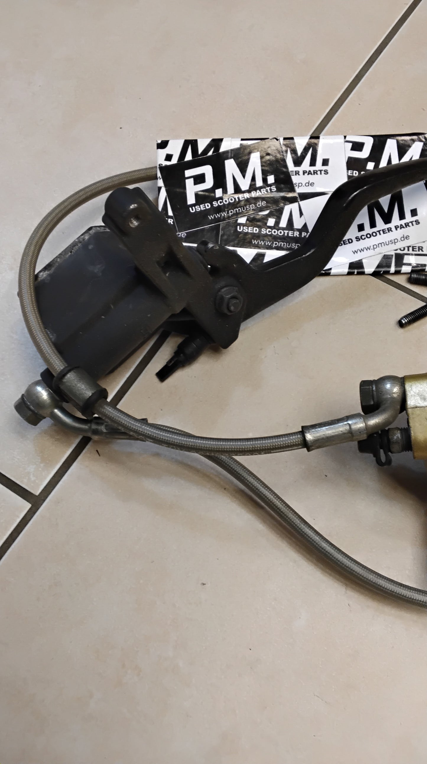 Aprilia sr 50 Factory Bremse vorne komplett Bremsgriffe Bremspumpe Bremsleitung Bremszange