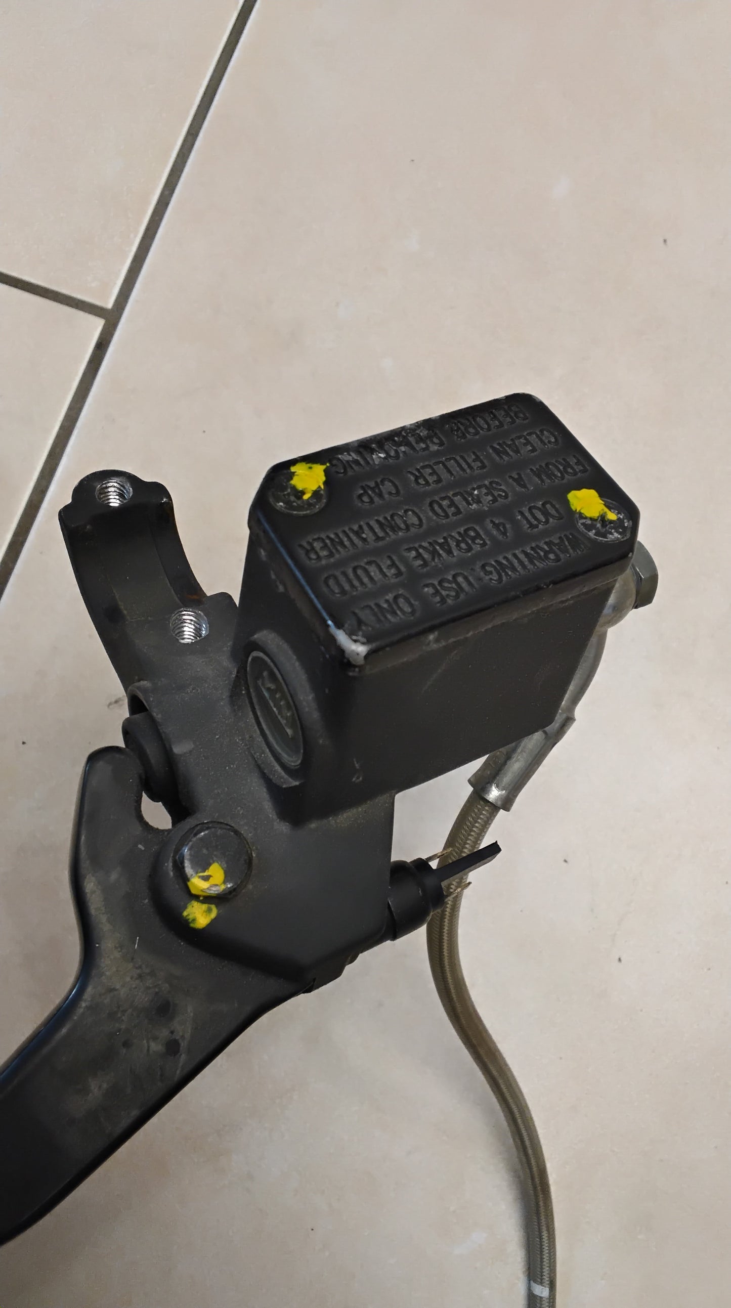 Aprilia sr 50 Factory Bremse vorne komplett Bremsgriffe Bremspumpe Bremsleitung Bremszange
