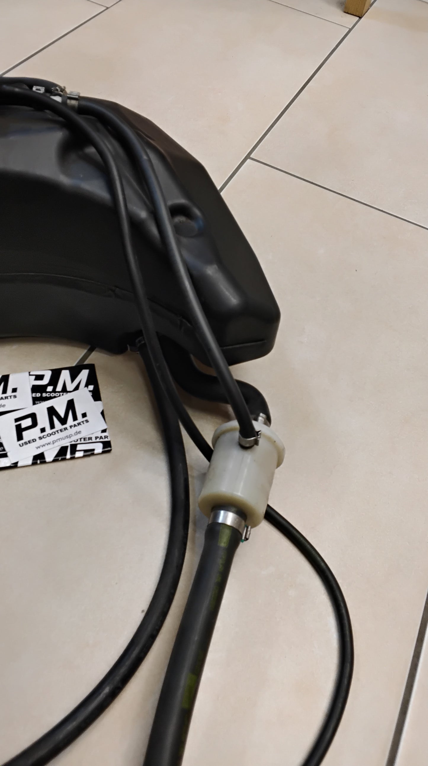 Aprilia sr 50 Factory Piaggio Di-Tech Benzintank Tank Original