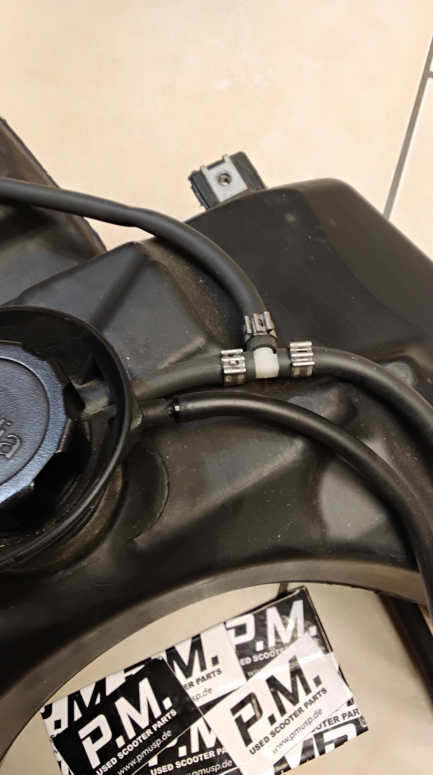Aprilia sr 50 Factory Piaggio Di-Tech Benzintank Tank Original