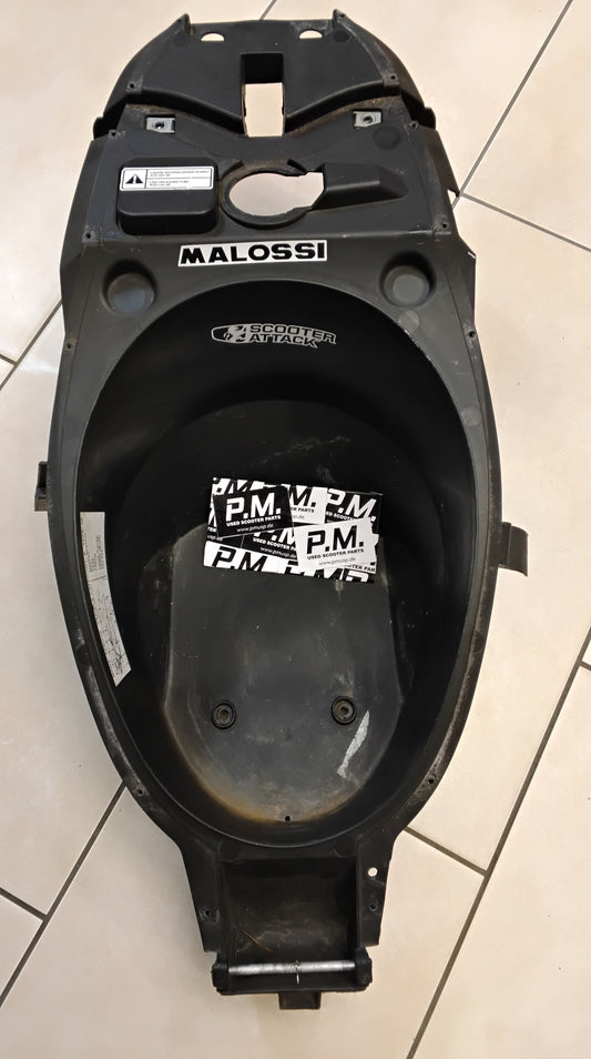 Aprilia sr 50 Factory Helmfach