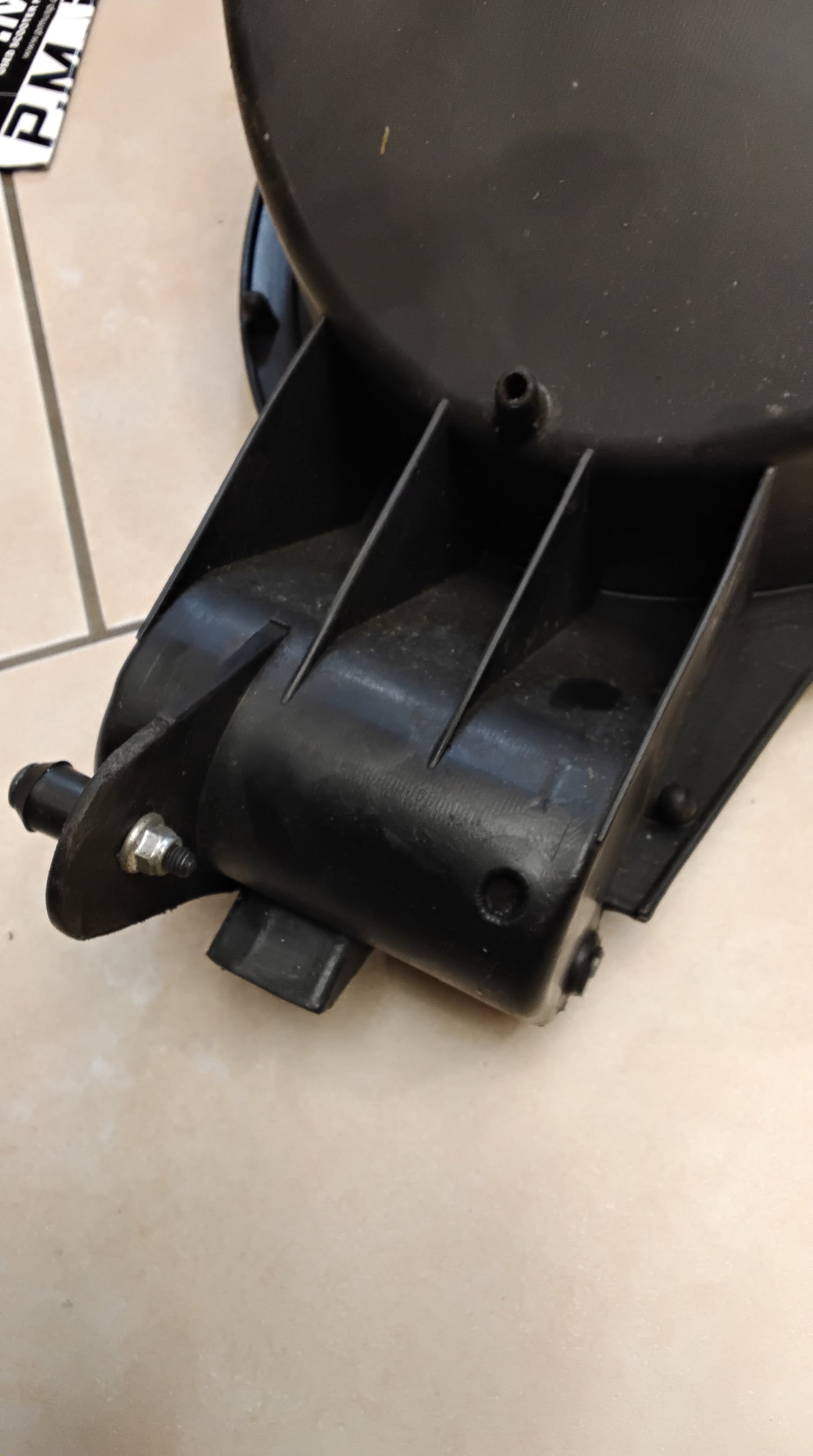 Aprilia sr 50 Factory Helmfach
