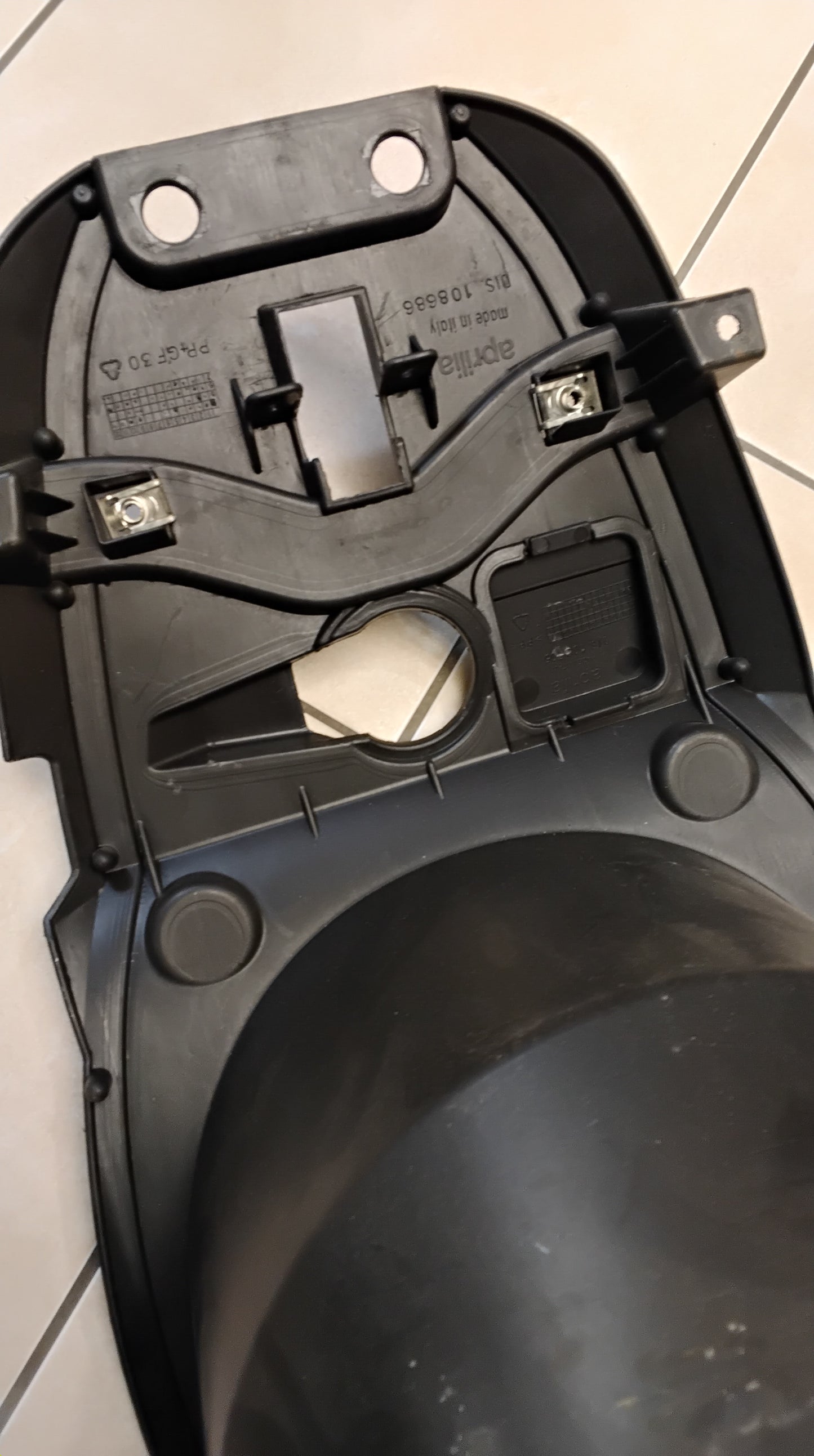 Aprilia sr 50 Factory Helmfach