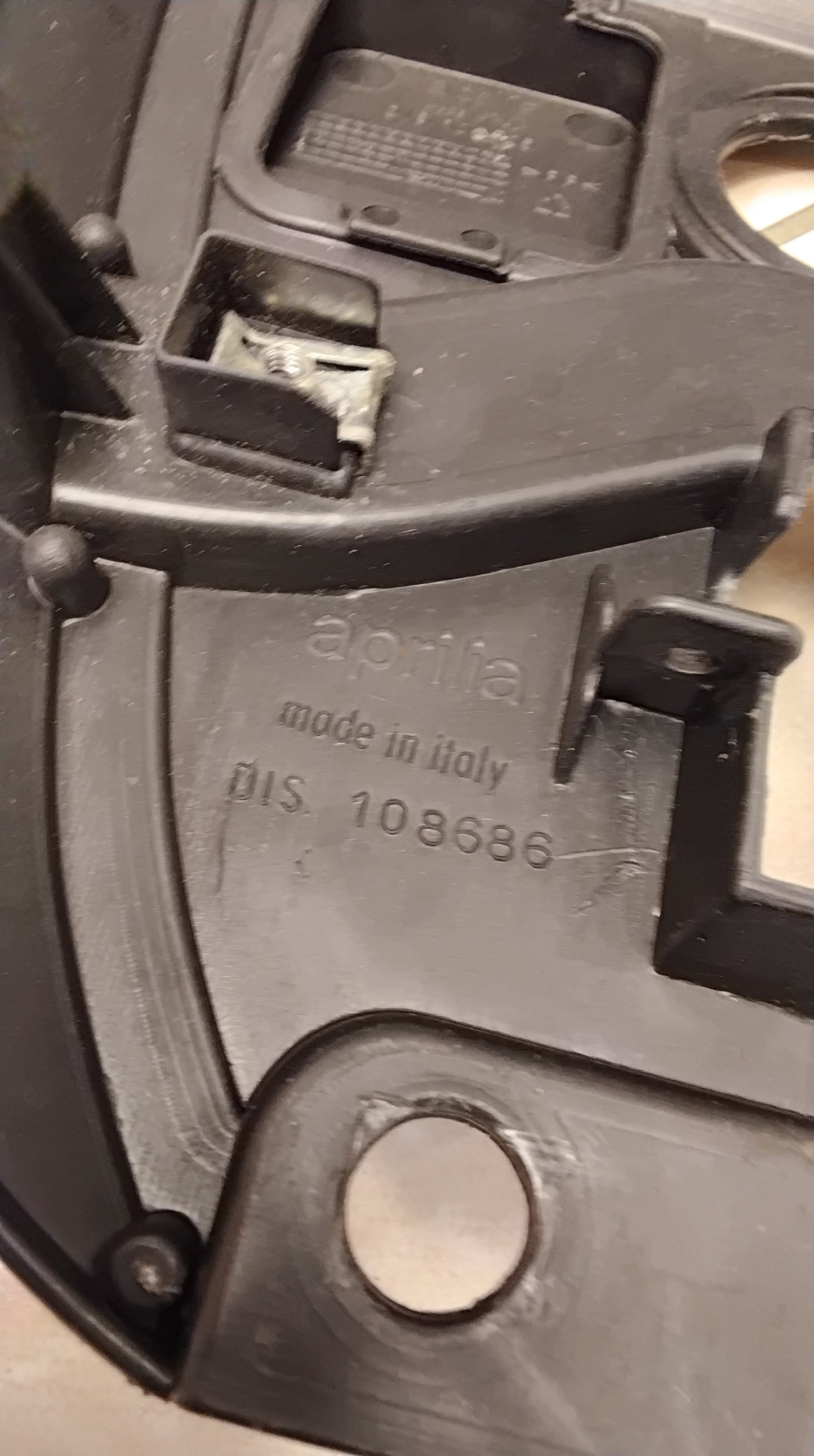 Aprilia sr 50 Factory Helmfach