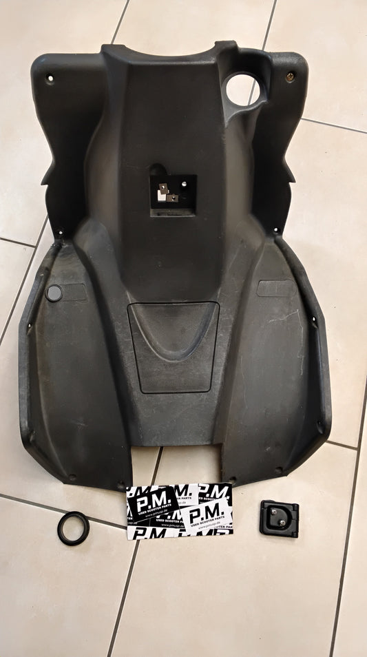 Aprilia sr 50 factory Beinschild Innenraumverkleidung