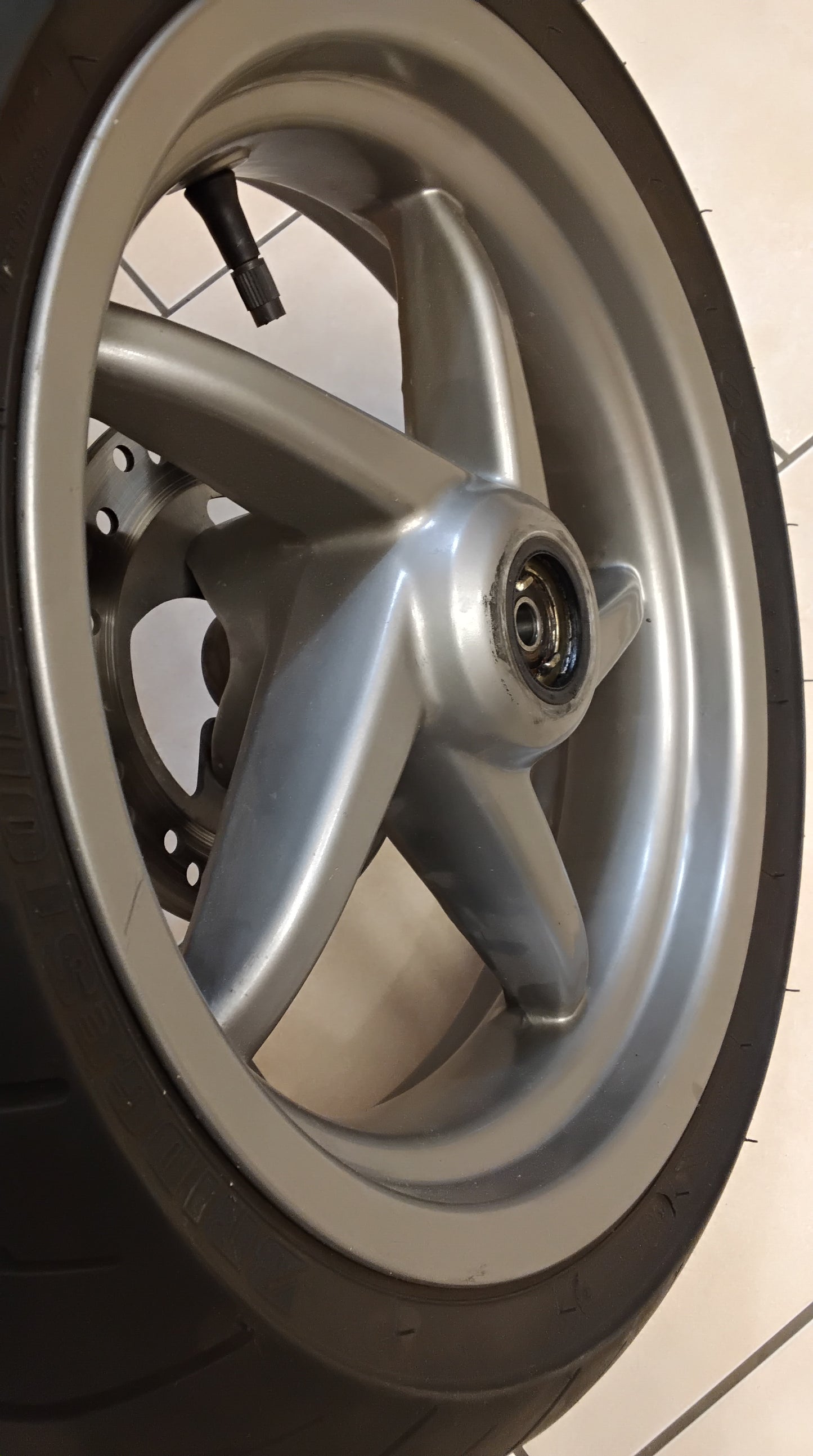 Aprilia sr 50 Factory Piaggio Di-Tech Felge vorne