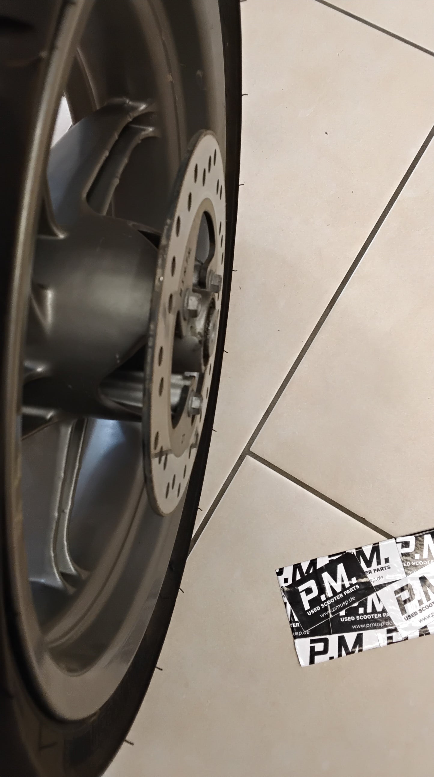 Aprilia sr 50 Factory Piaggio Di-Tech Felge vorne