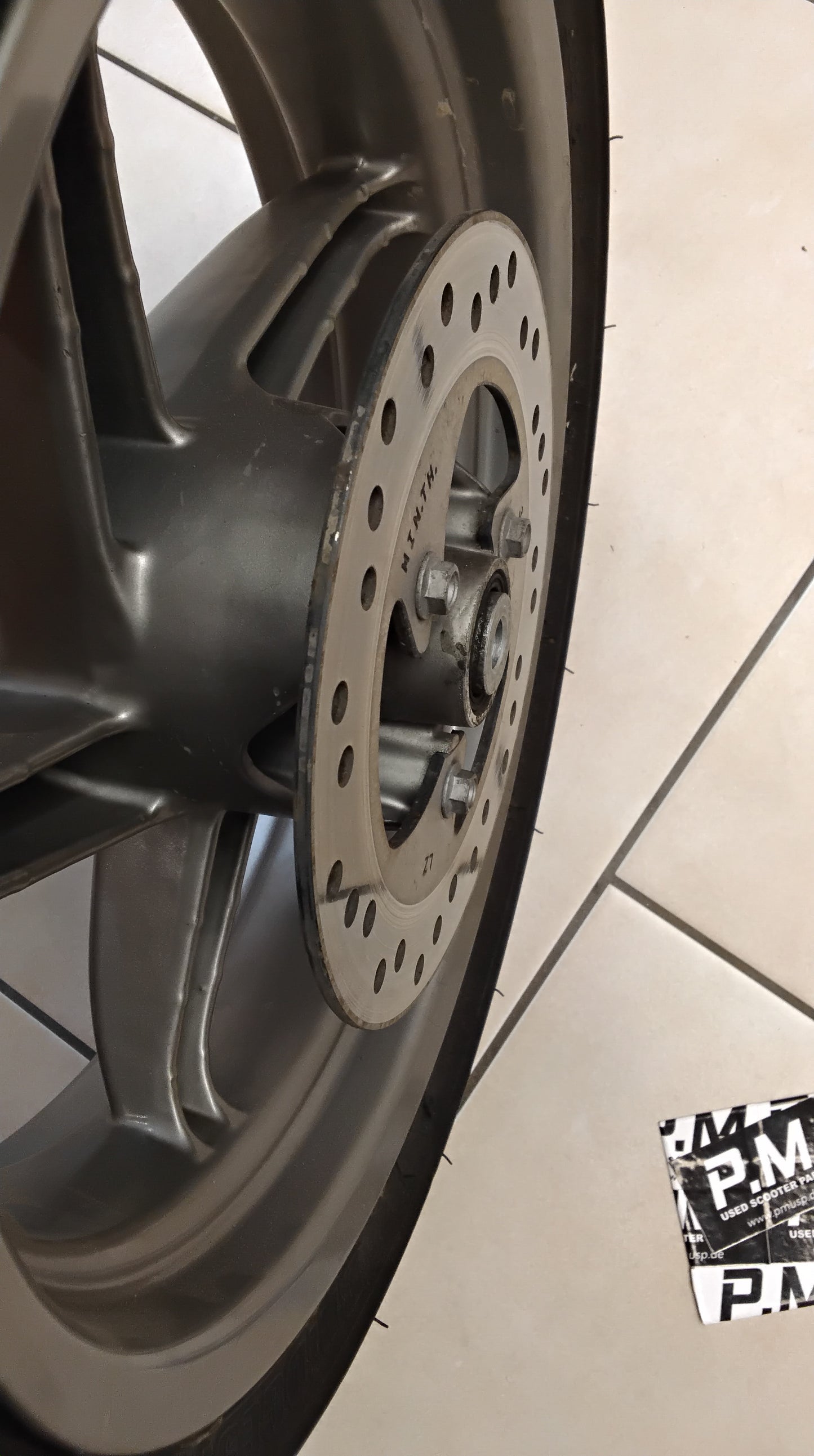 Aprilia sr 50 Factory Piaggio Di-Tech Felge vorne