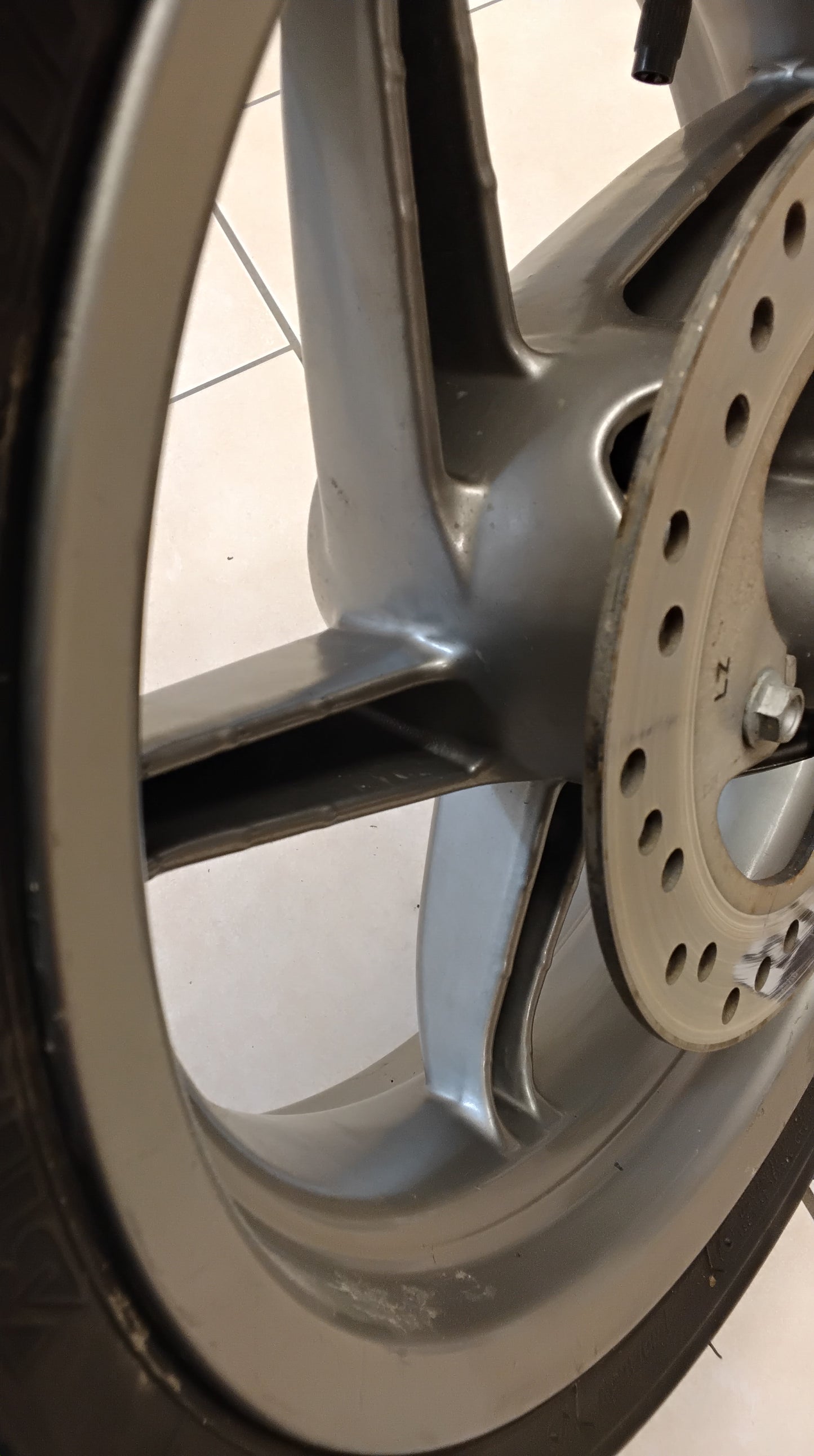 Aprilia sr 50 Factory Piaggio Di-Tech Felge vorne