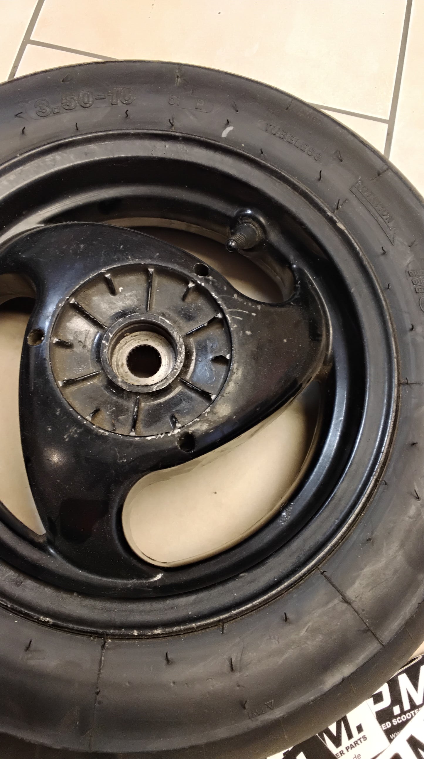 Piaggio TPH 125  Hinterrad Felge hinten Slick Reifen 10 Zoll