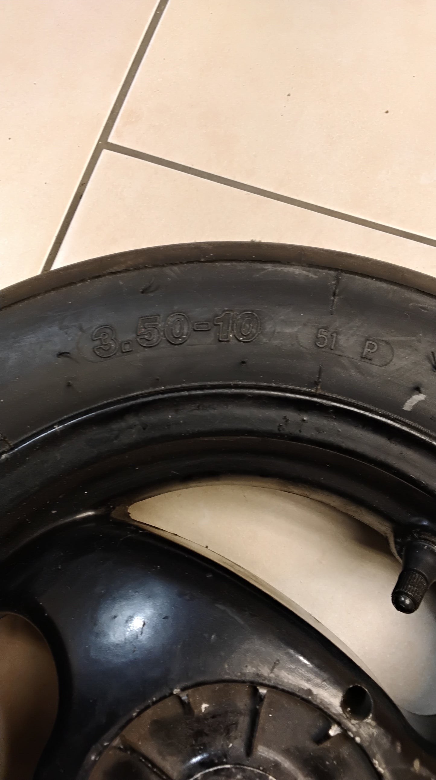 Piaggio TPH 125  Hinterrad Felge hinten Slick Reifen 10 Zoll
