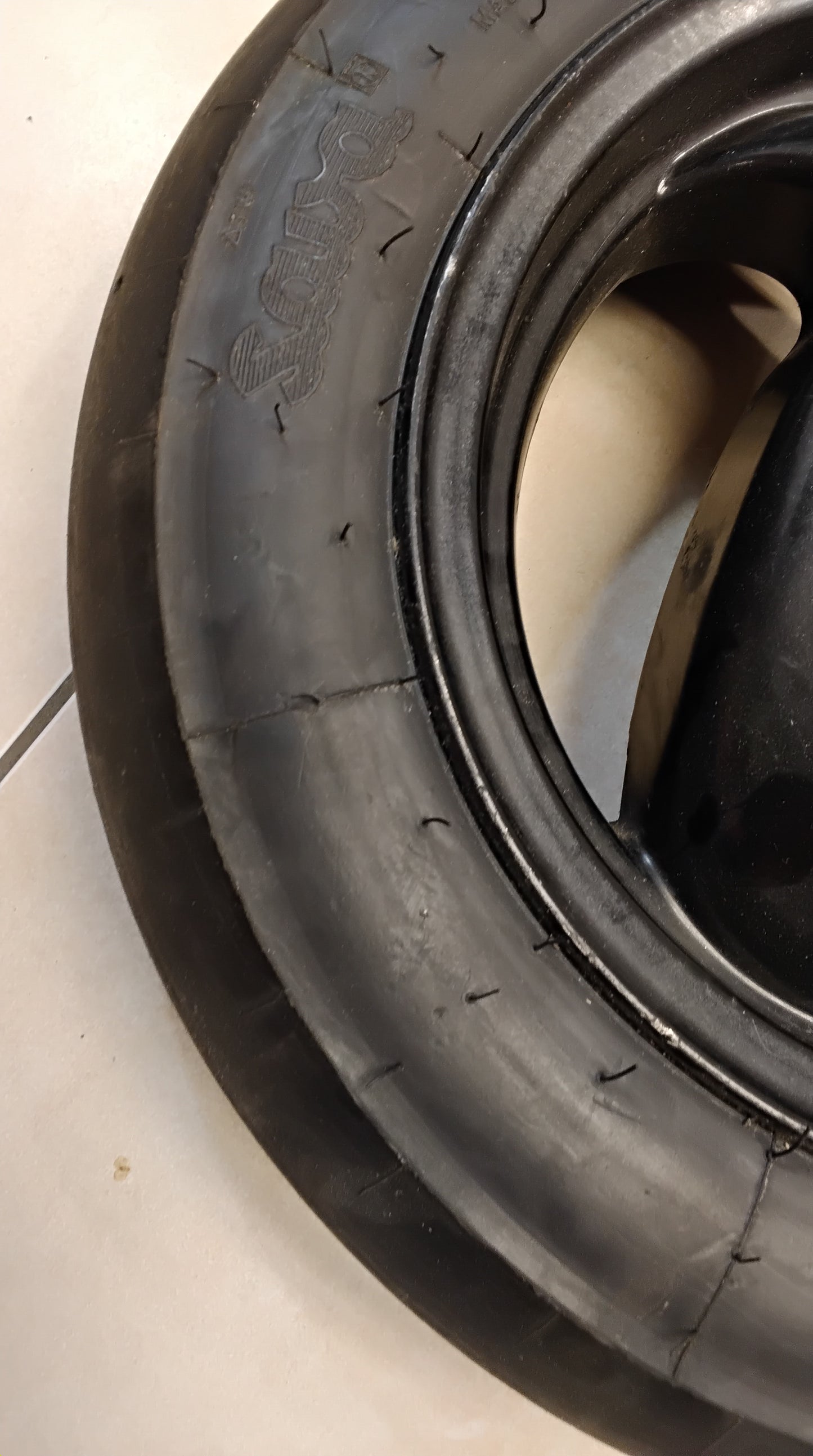 Piaggio TPH 125  Hinterrad Felge hinten Slick Reifen 10 Zoll