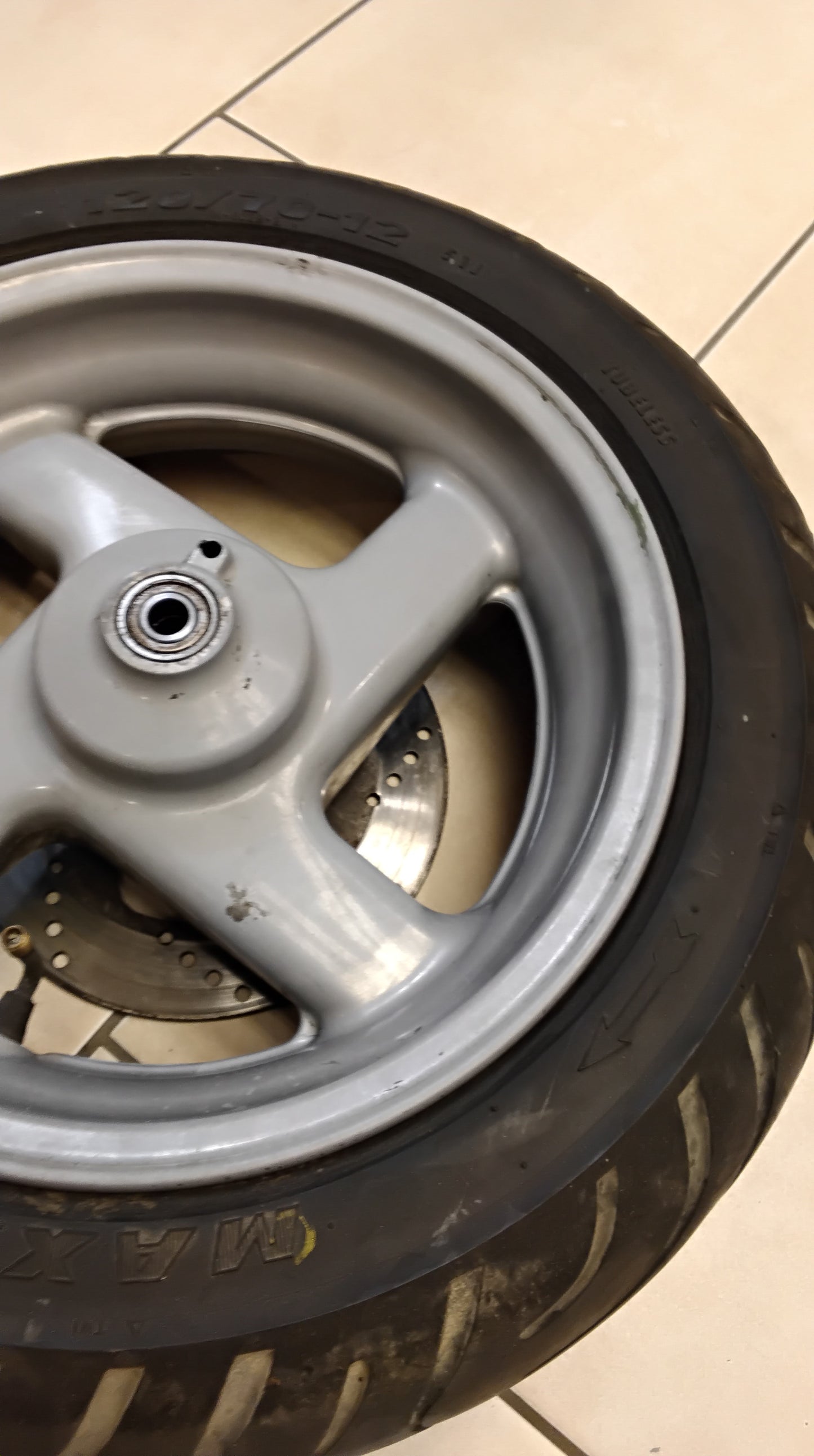 Malaguti F15 Firefox Felge mit Bremsscheibe original Vorderrad