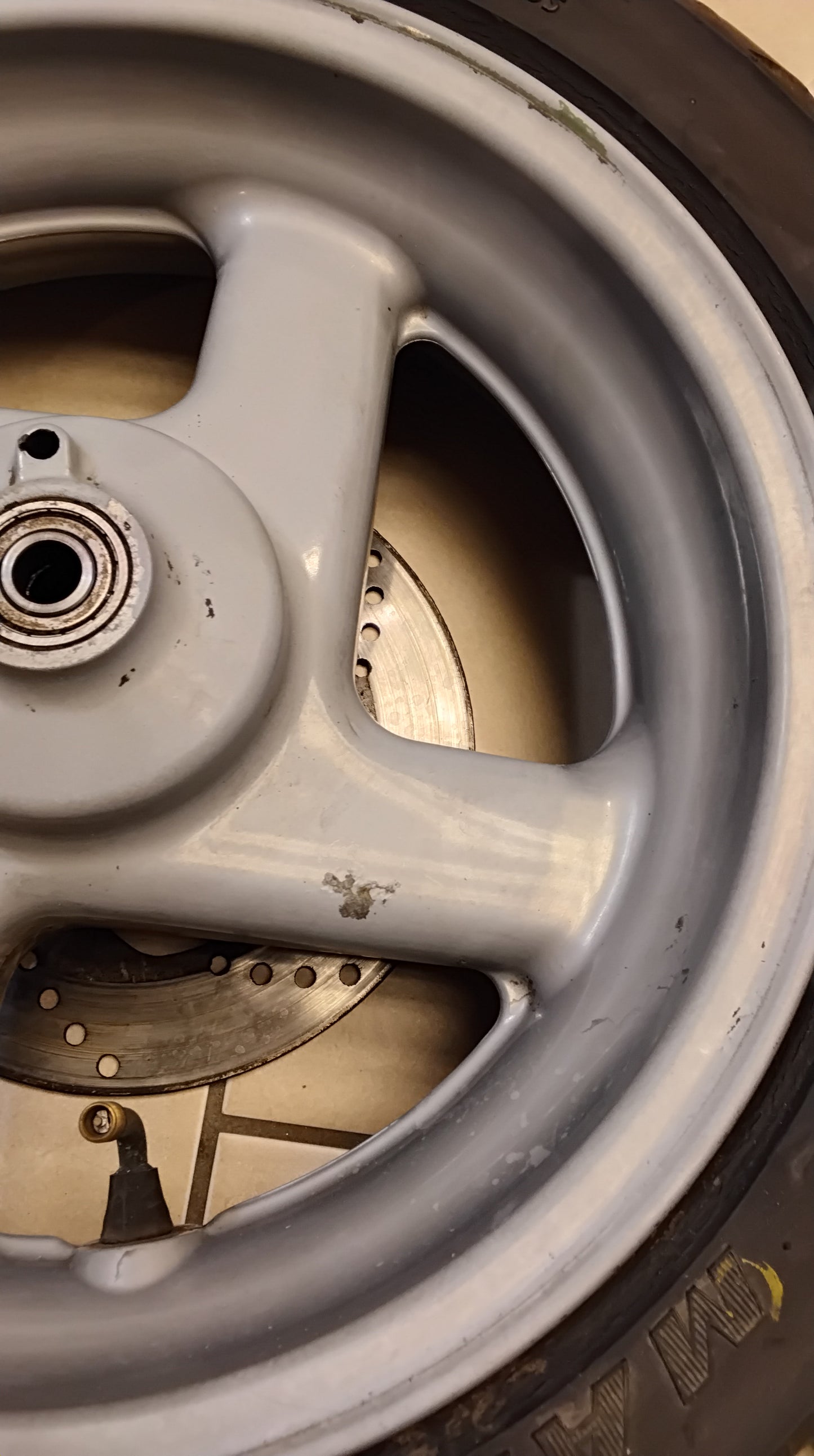 Malaguti F15 Firefox Felge mit Bremsscheibe original Vorderrad