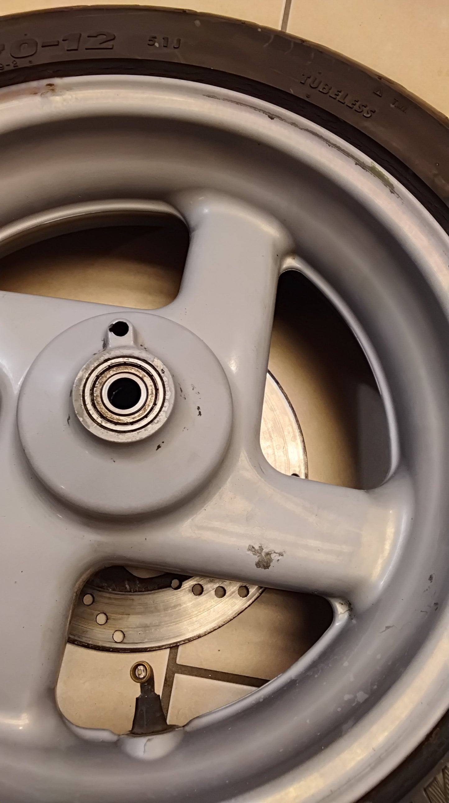 Malaguti F15 Firefox Felge mit Bremsscheibe original Vorderrad