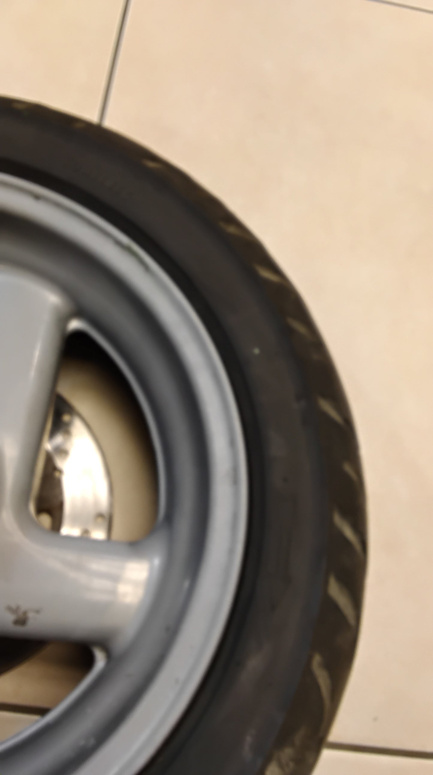 Malaguti F15 Firefox Felge mit Bremsscheibe original Vorderrad