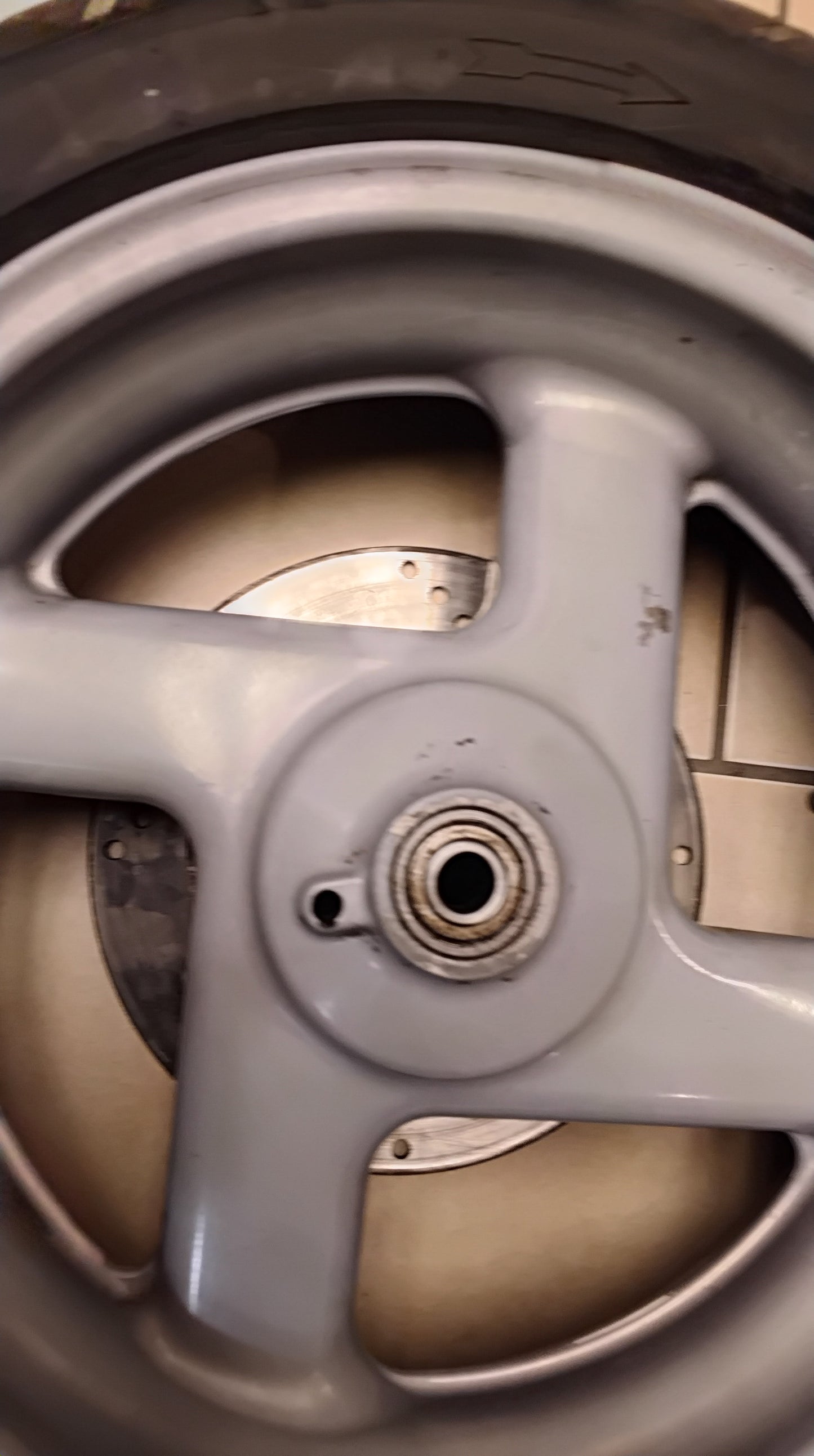 Malaguti F15 Firefox Felge mit Bremsscheibe original Vorderrad