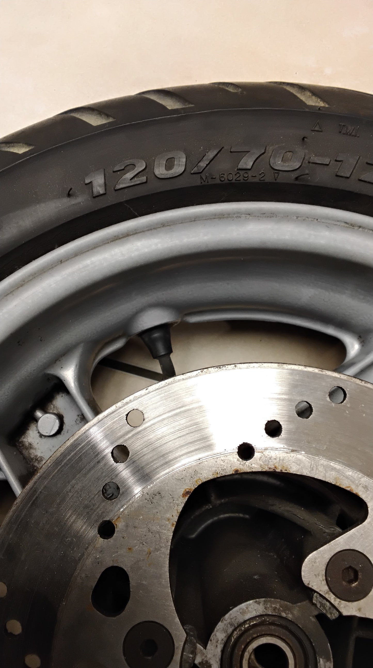 Malaguti F15 Firefox Felge mit Bremsscheibe original Vorderrad