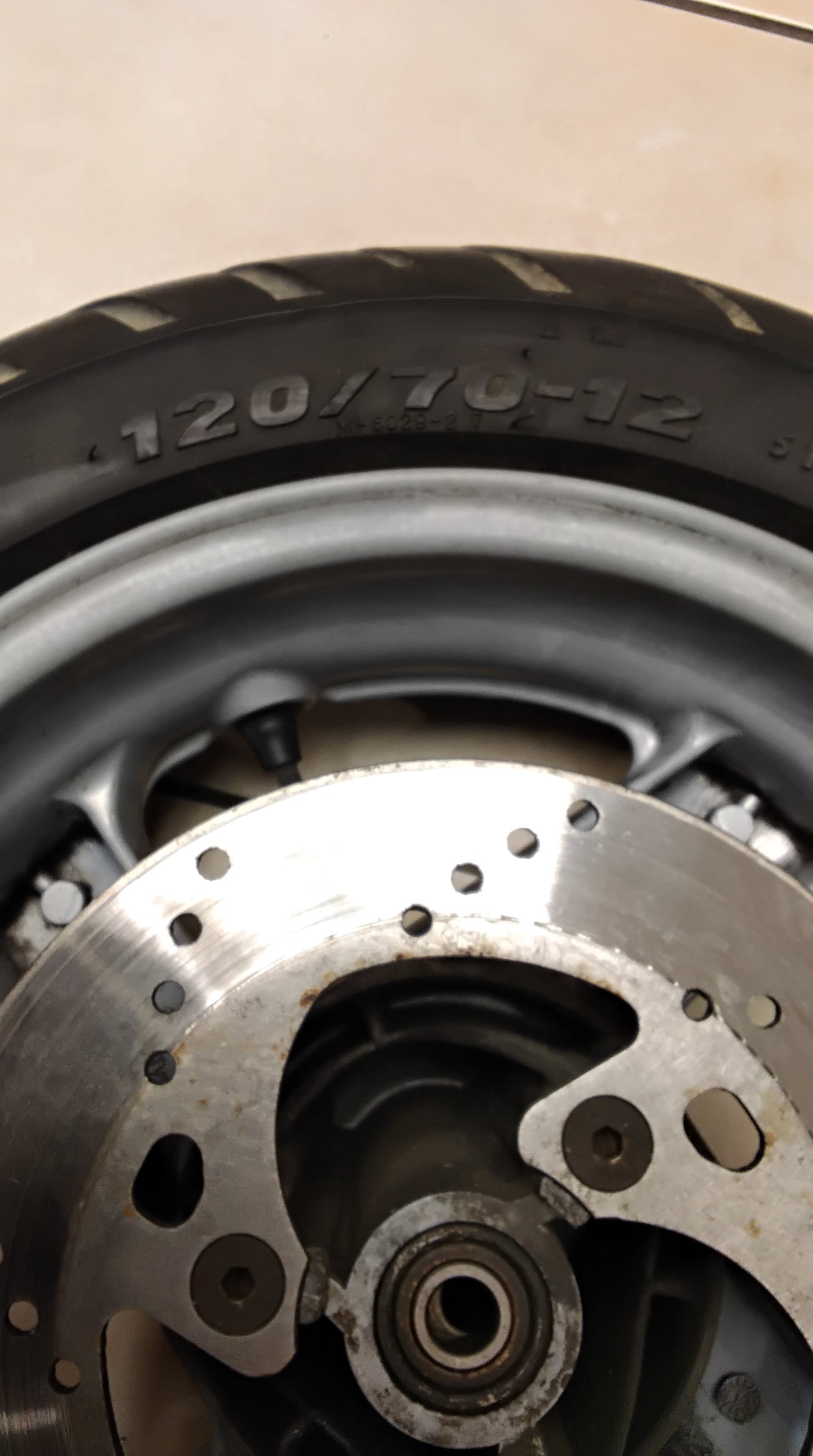 Malaguti F15 Firefox Felge mit Bremsscheibe original Vorderrad