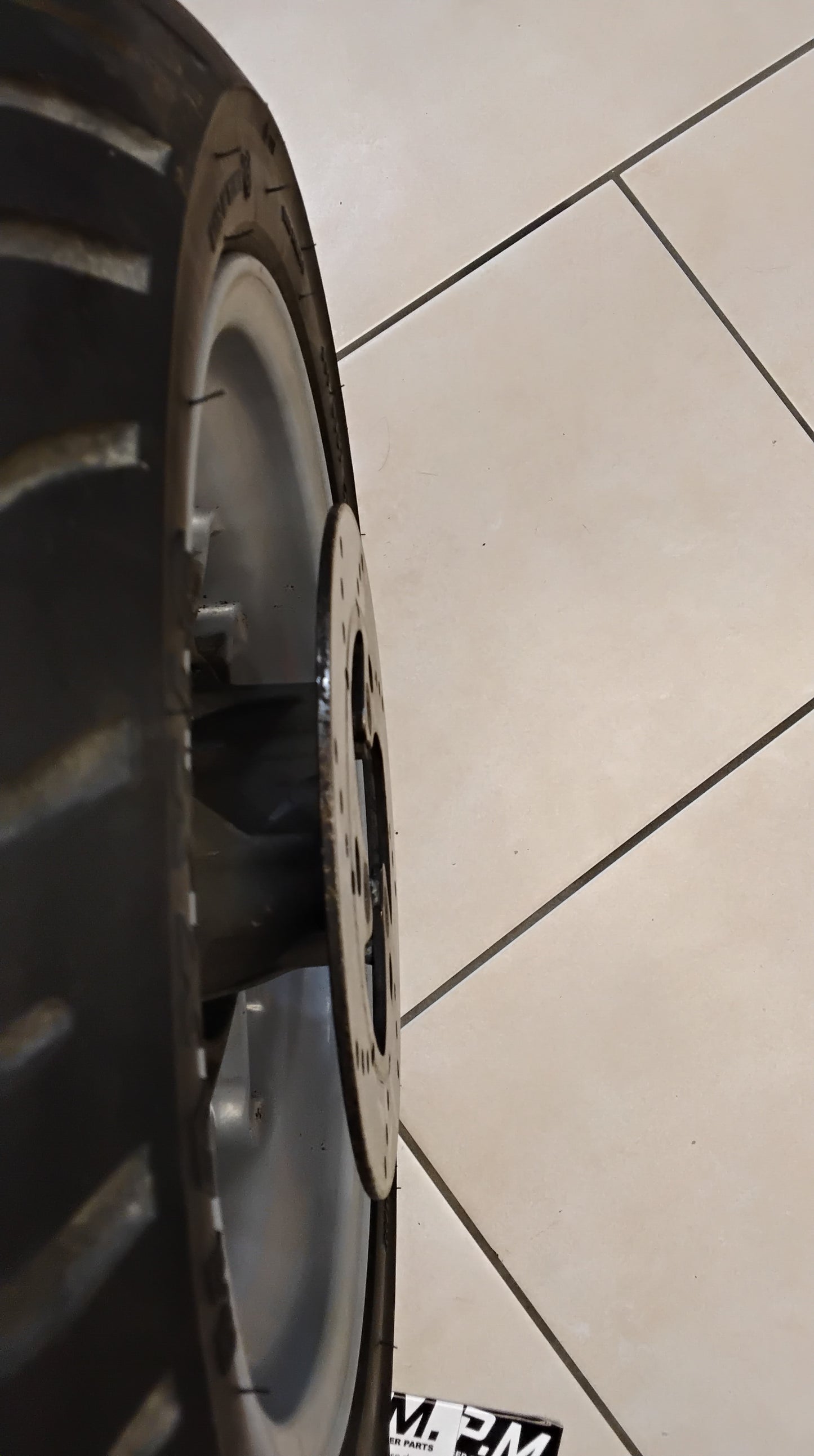 Malaguti F15 Firefox Felge mit Bremsscheibe original Vorderrad
