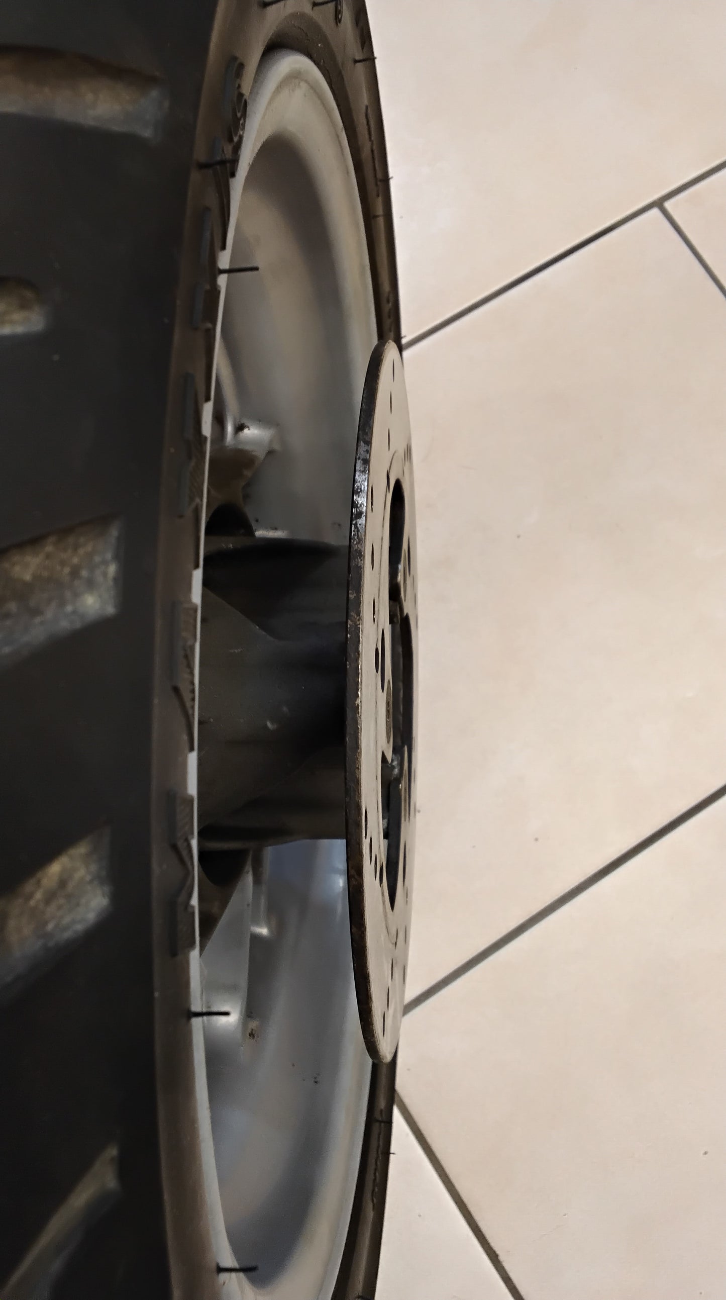 Malaguti F15 Firefox Felge mit Bremsscheibe original Vorderrad