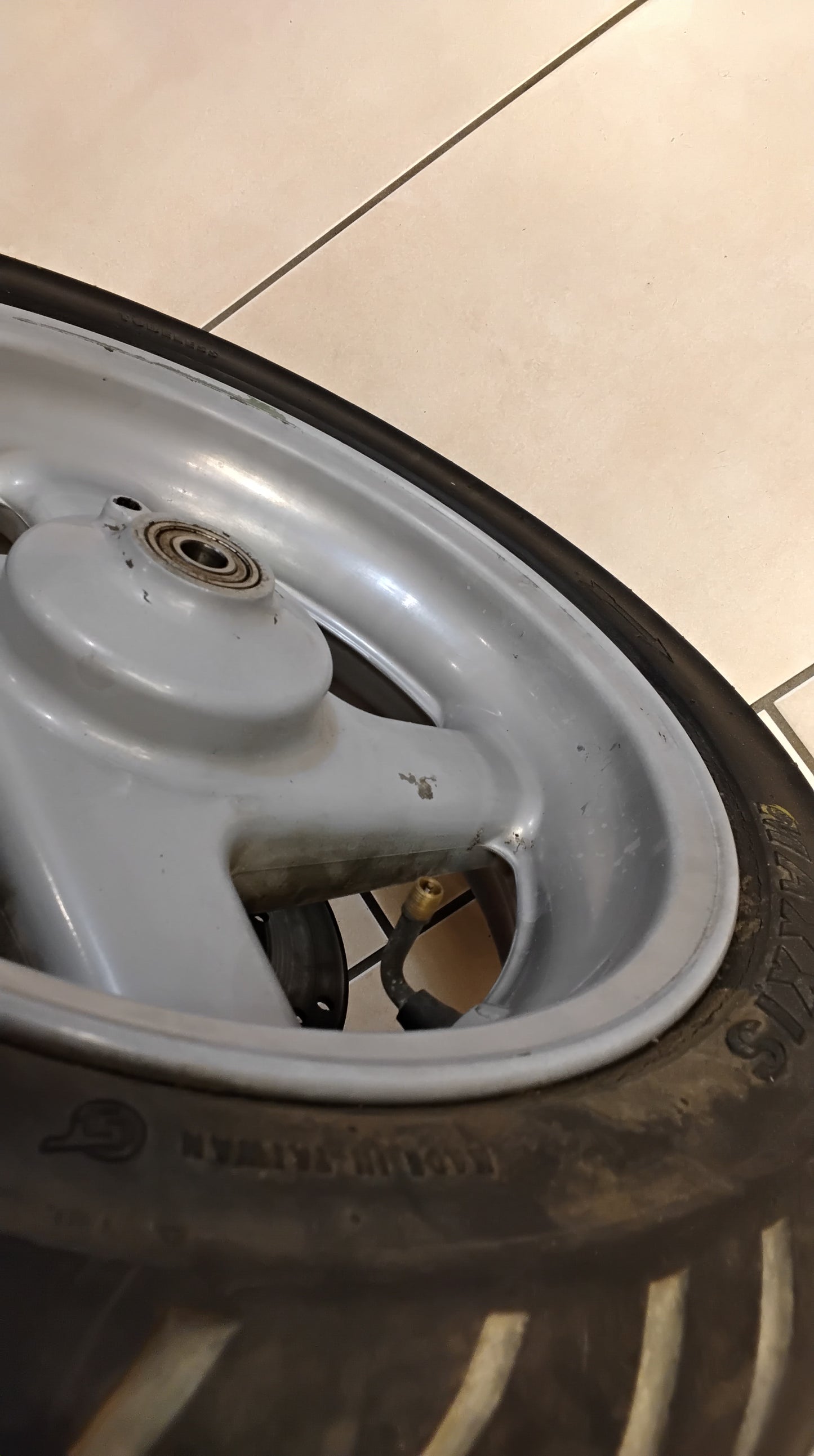 Malaguti F15 Firefox Felge mit Bremsscheibe original Vorderrad