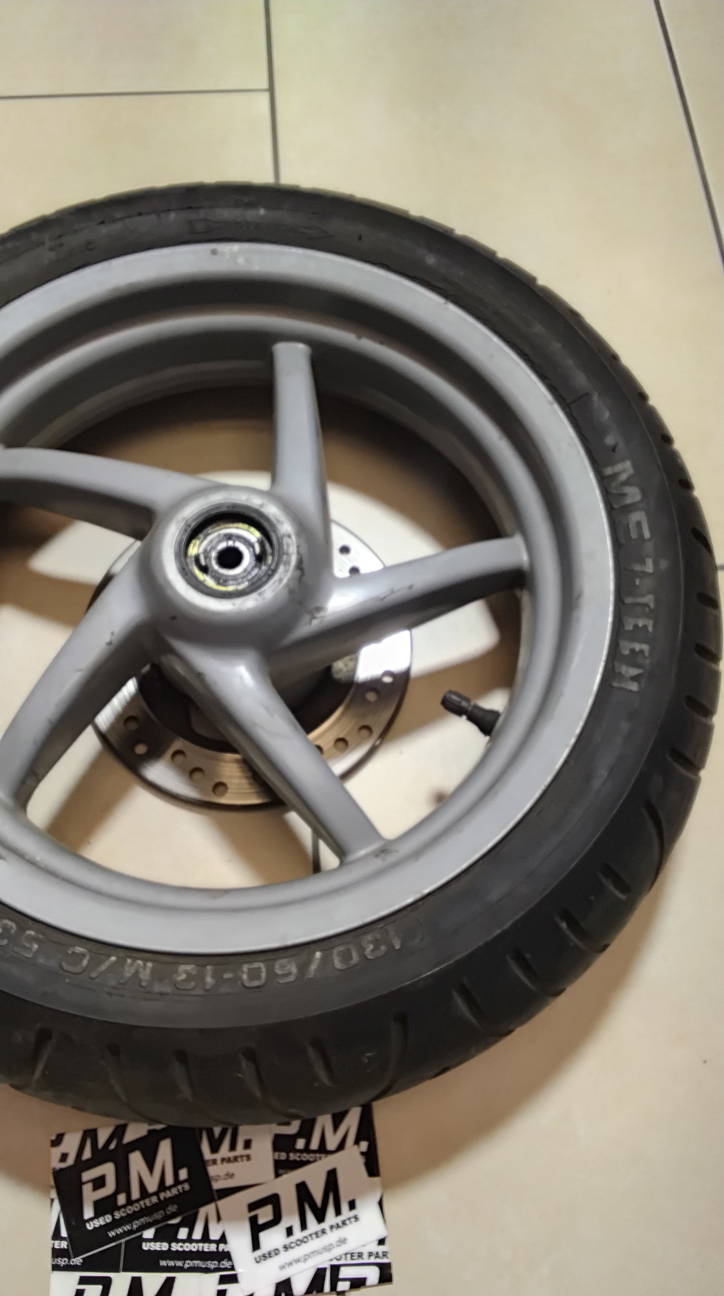 Aprilia sr 50 Felge vorne mit Bremsscheibe