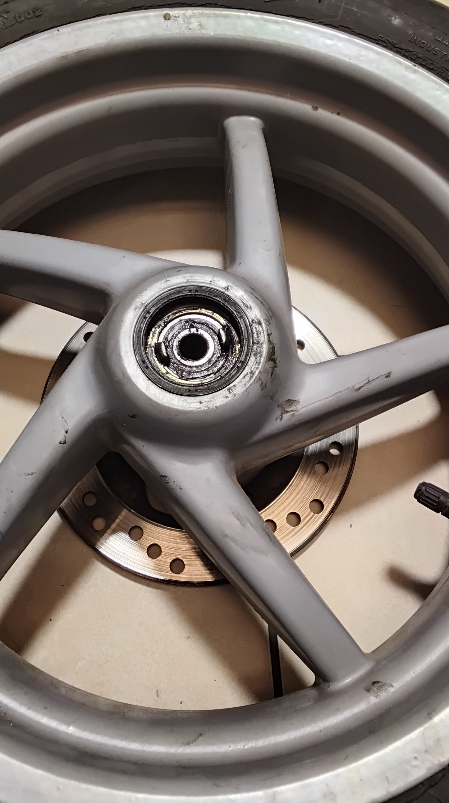 Aprilia sr 50 Felge vorne mit Bremsscheibe