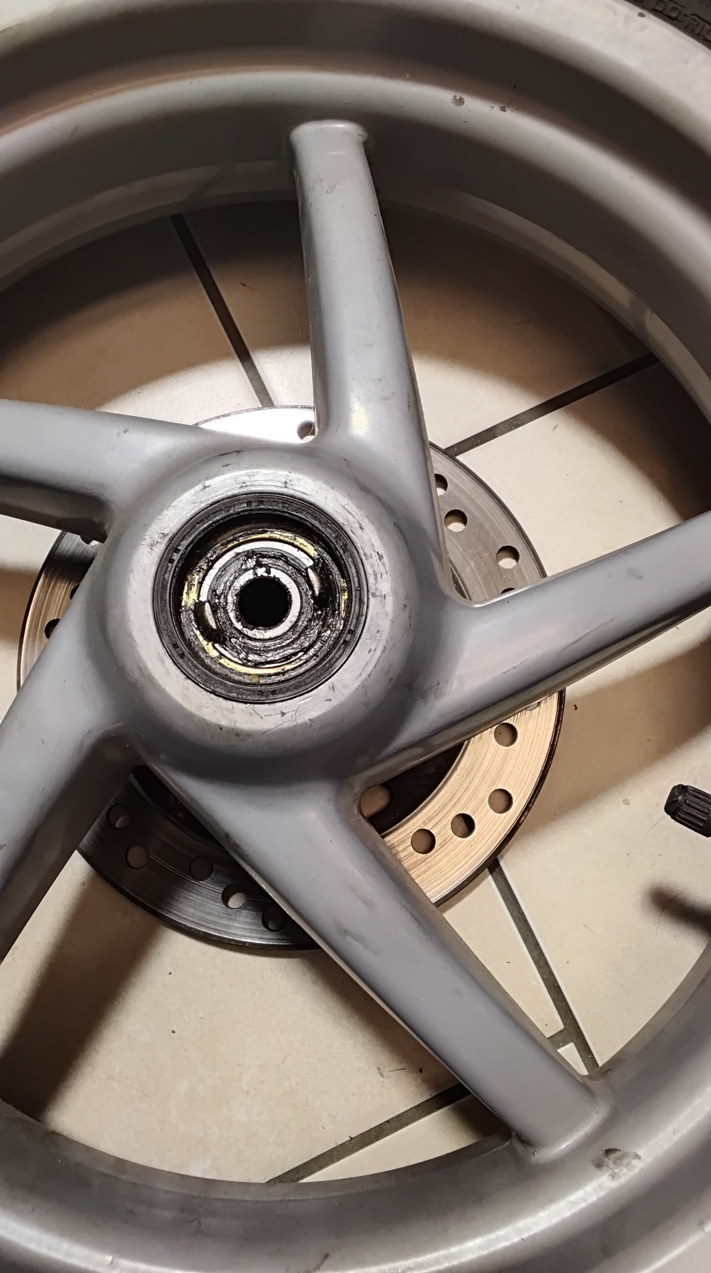 Aprilia sr 50 Felge vorne mit Bremsscheibe