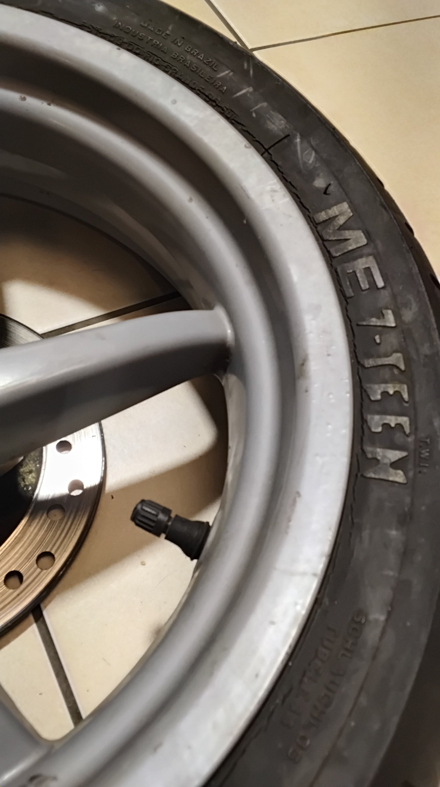 Aprilia sr 50 Felge vorne mit Bremsscheibe