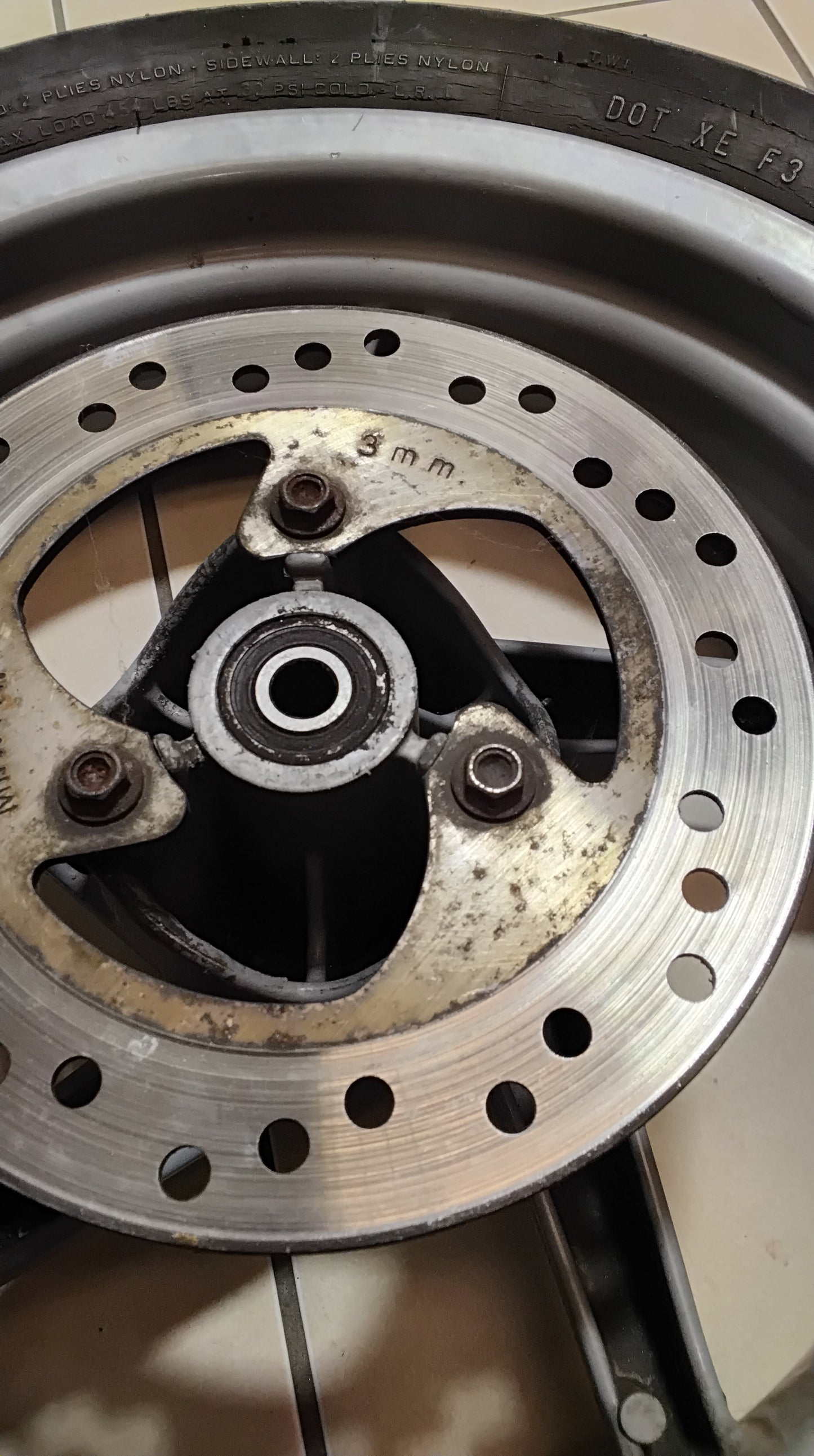 Aprilia sr 50 Felge vorne mit Bremsscheibe